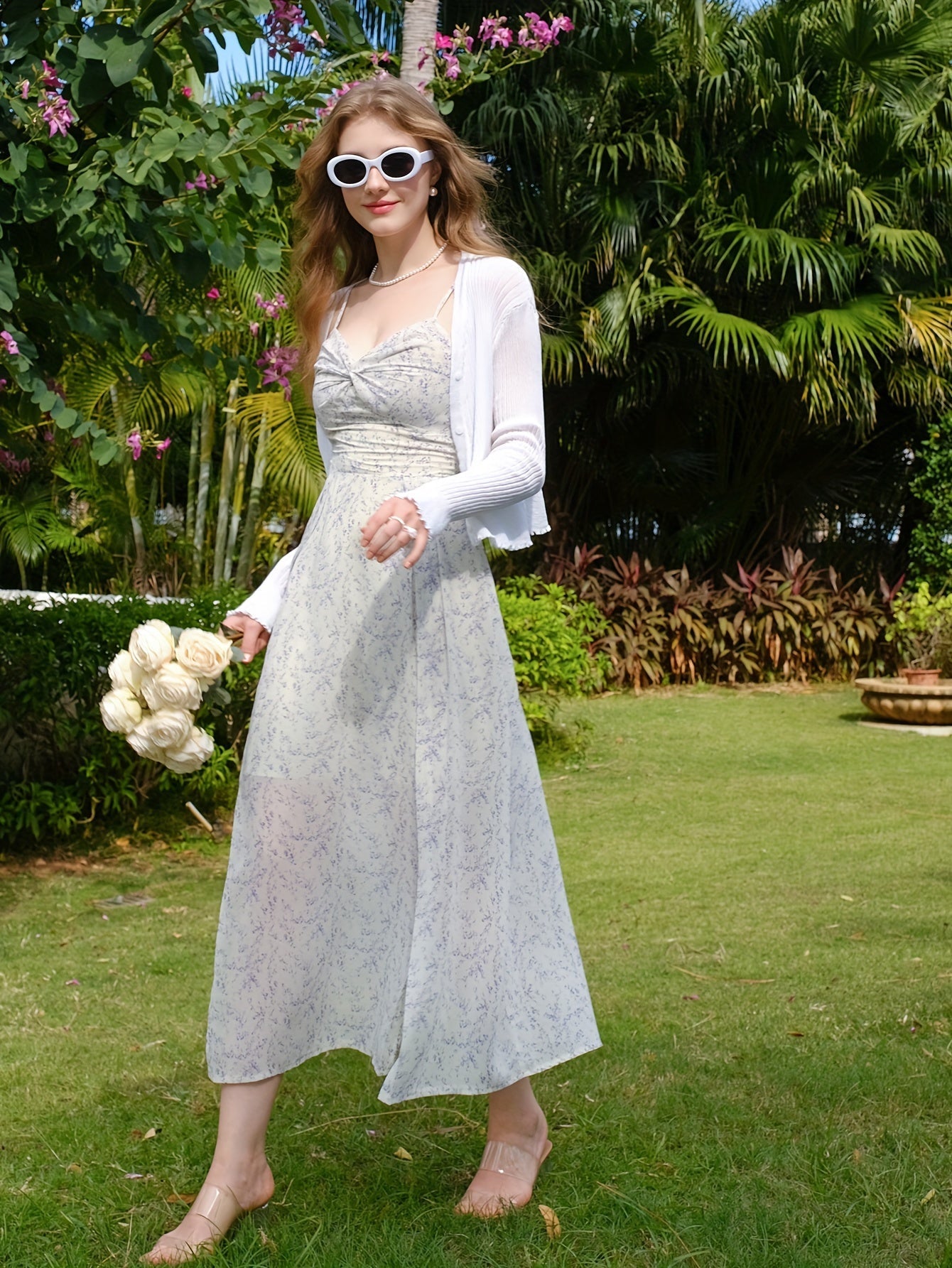 Elegante abito a spaghetti con stampa all-over - Spacco, senza schienale