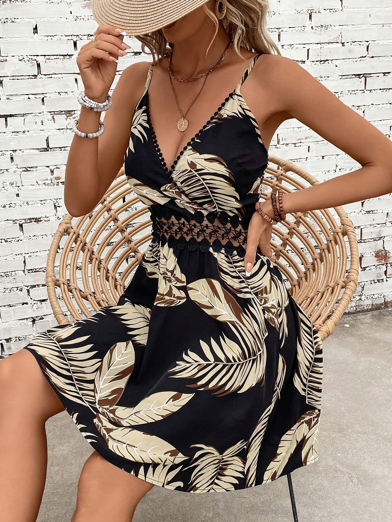 Abito estivo da donna: Abito cami leggero con stampa, scollo a V, mix di lino e contrasto