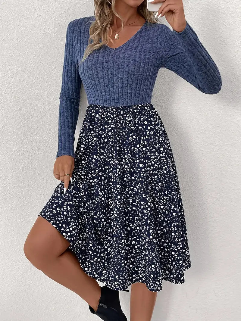 Elegante abito midi con scollo a V - maniche lunghe, maglia, motivo floreale