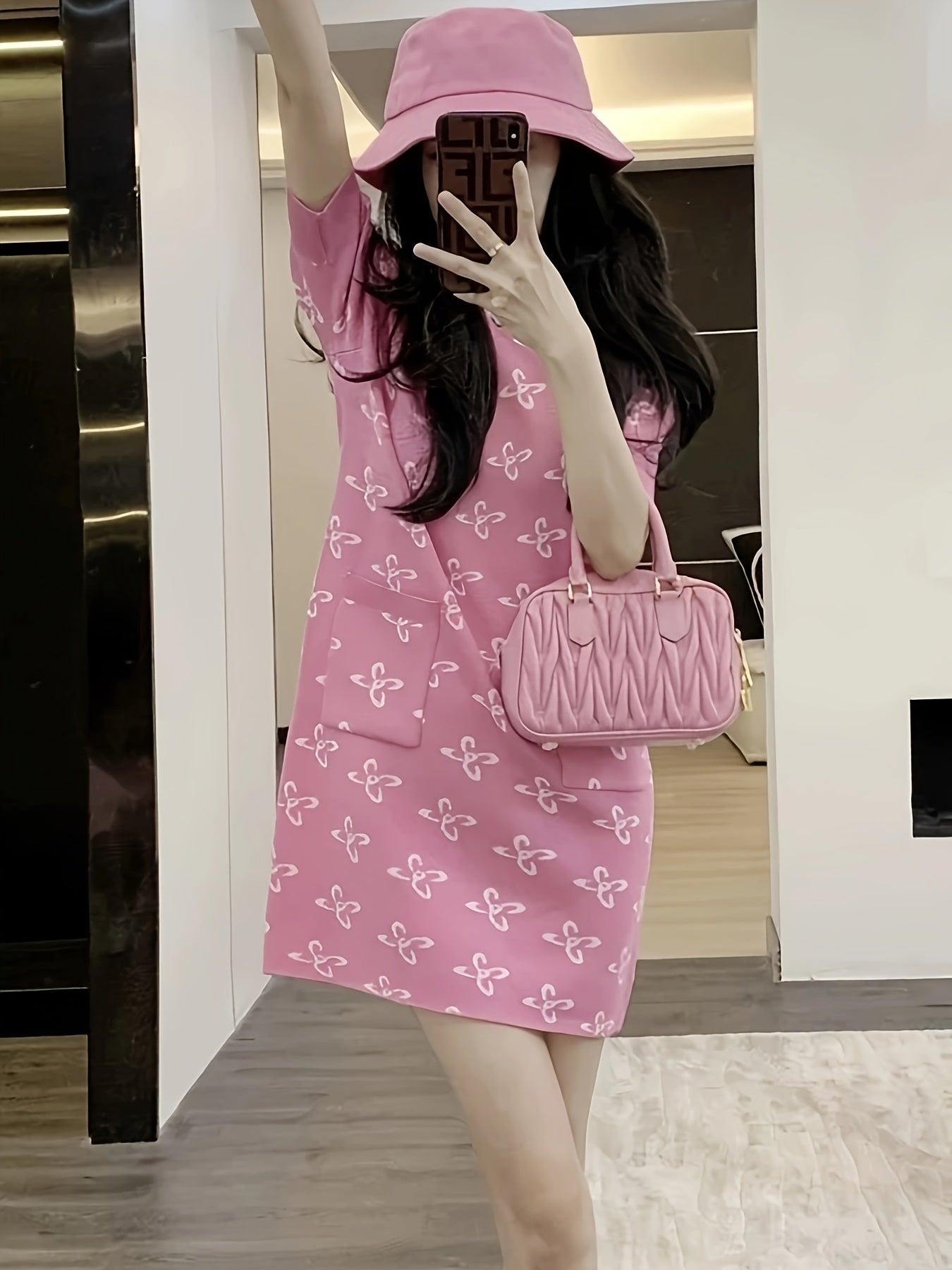 Abito in maglia con motivo floreale - vestibilità bodycon, maniche a sbuffo, scollatura rotonda