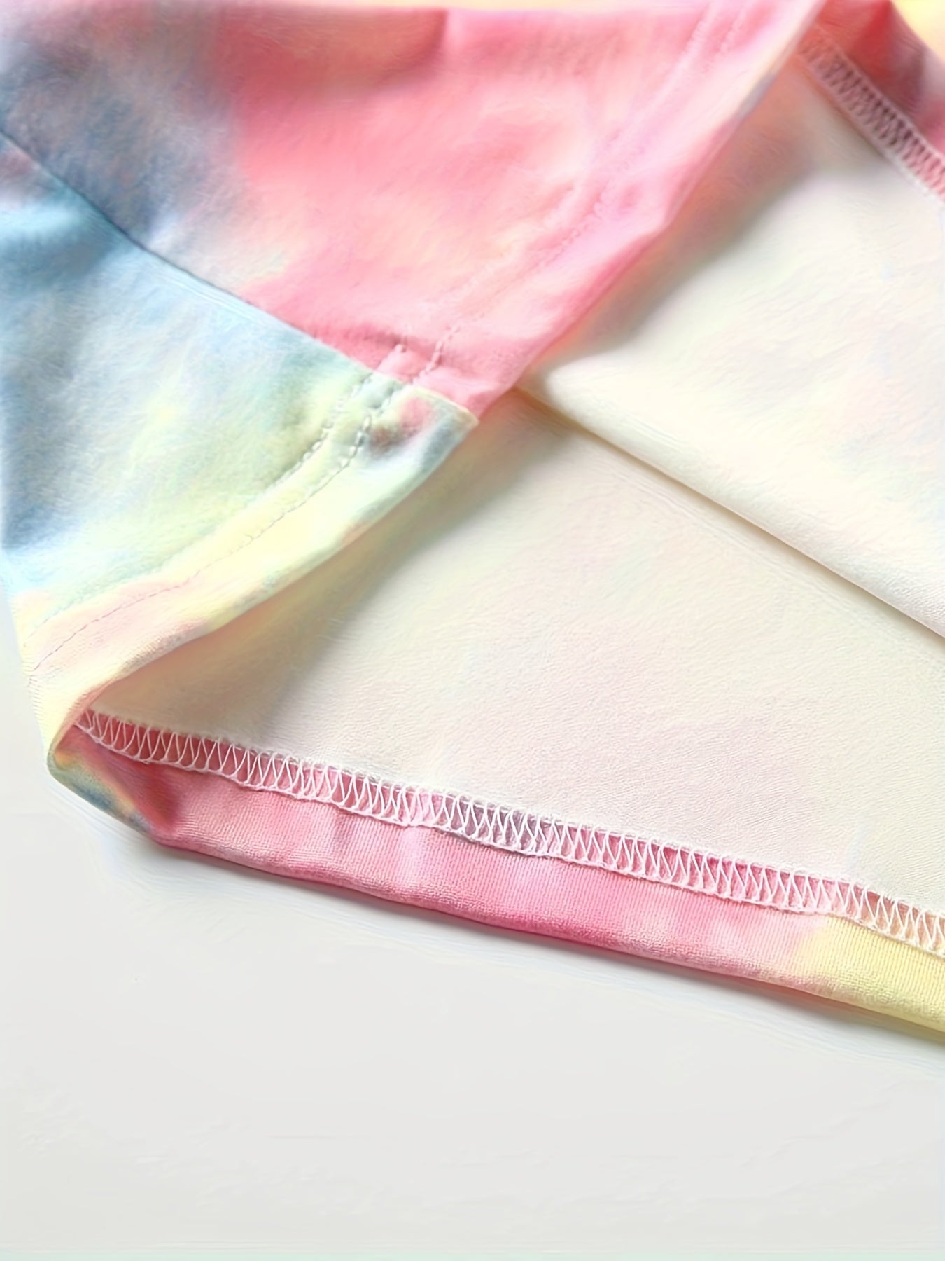 Elegante abito a pieghe senza maniche in stile floreale per l'estate