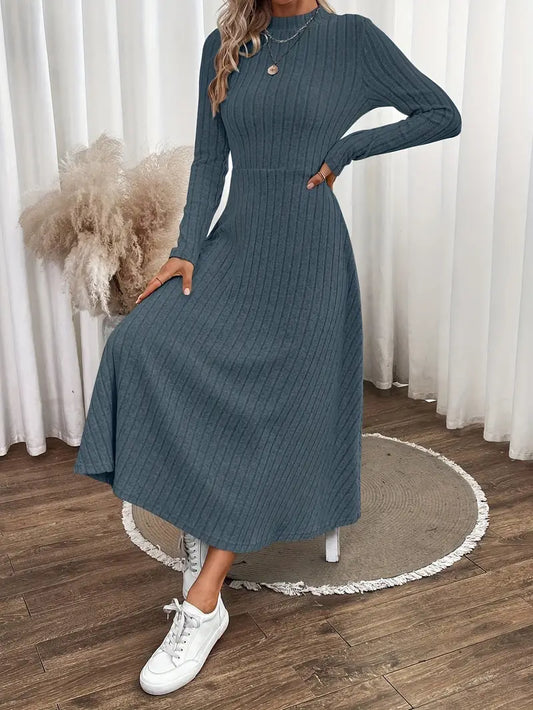 Maxi abito monocromatico casual e glamour a maniche lunghe a coste