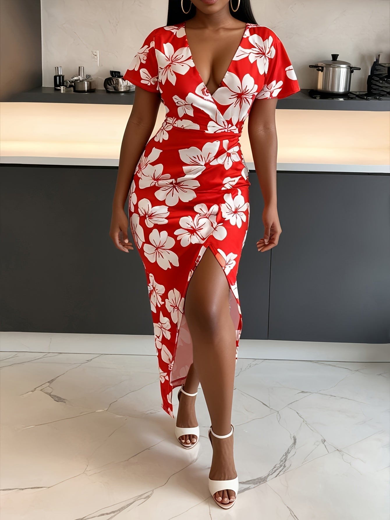 Abito bodycon rosso con motivo floreale Mini scollatura a V Maniche corte