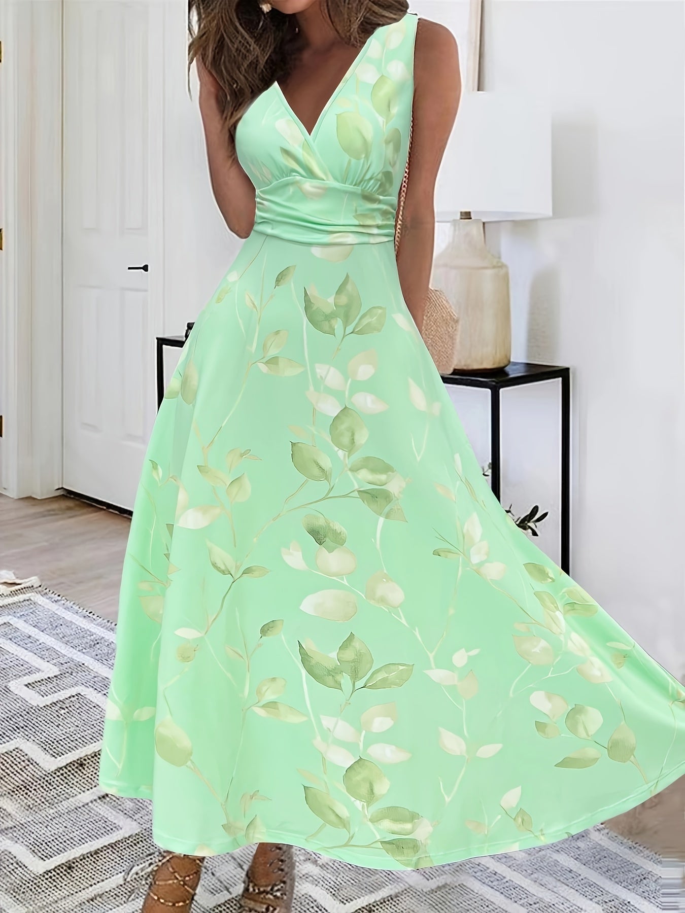 Abito estivo da donna con scollo a V a fiori - Senza maniche e arioso