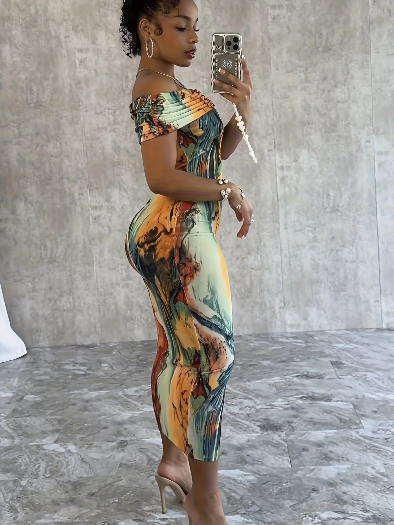 Abito a maniche corte con stampa astratta - Abito estivo da donna