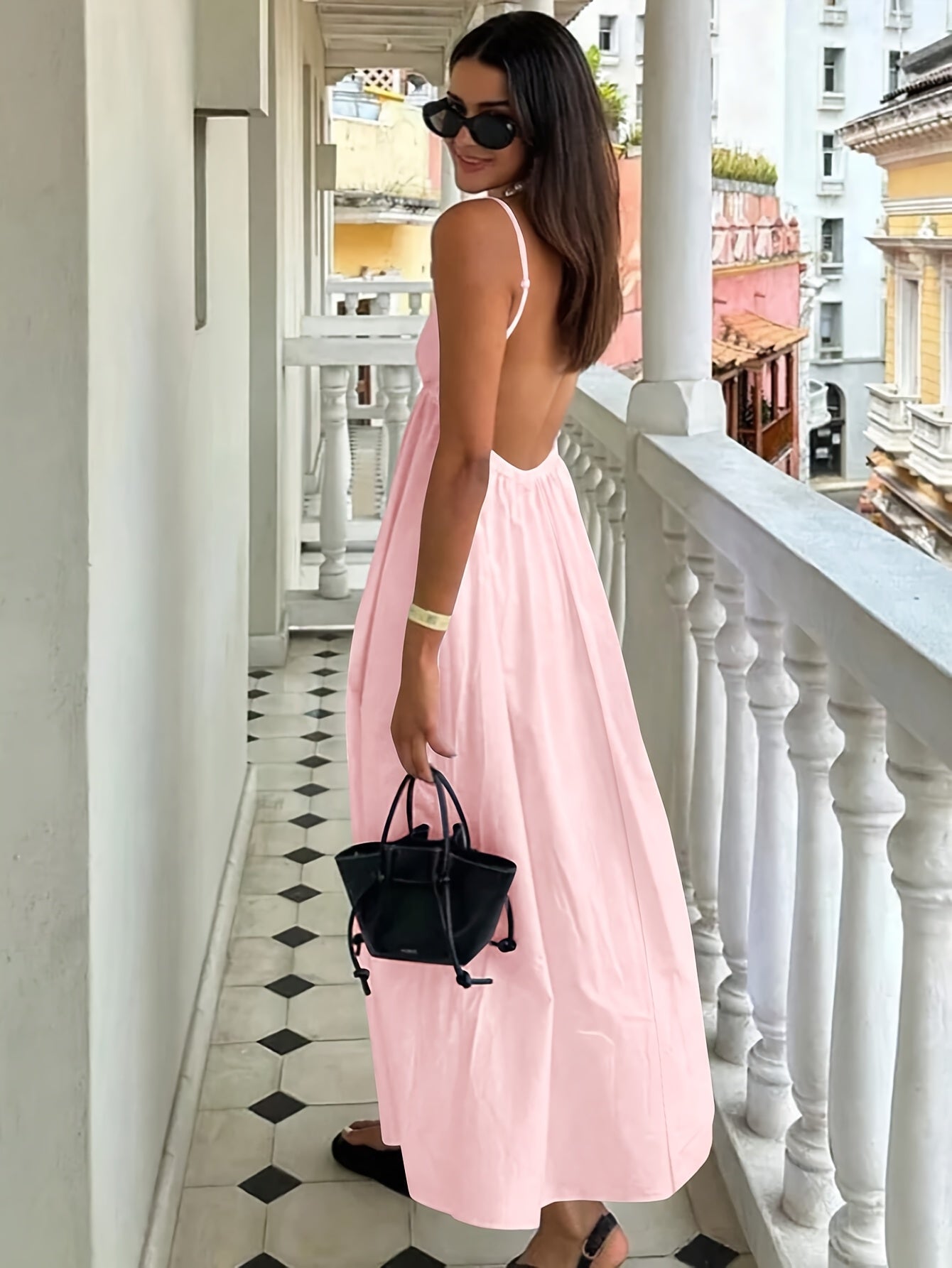 Maxi abito senza schienale - abito estivo chic con scollatura a V, spalline, poliestere arioso