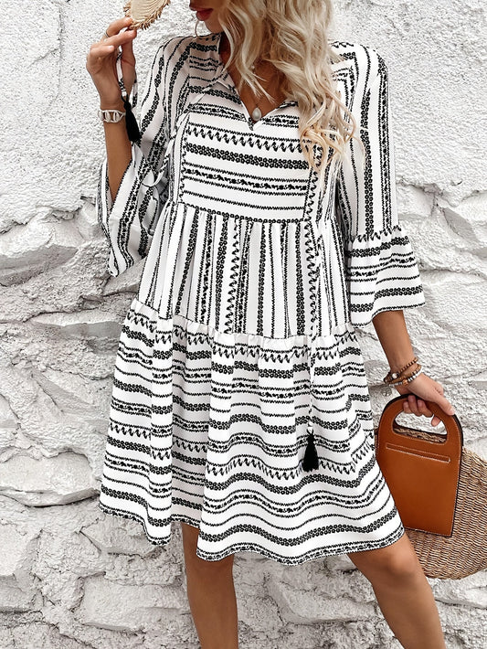 Abito estivo a righe - Abito lungo fino al ginocchio con scollo a V e maniche a 3/4