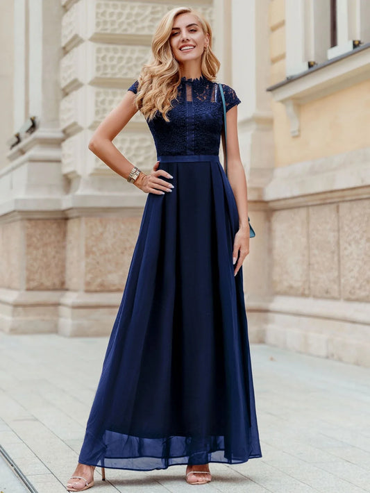 Abito formale in chiffon con pizzo e pieghe a contrasto