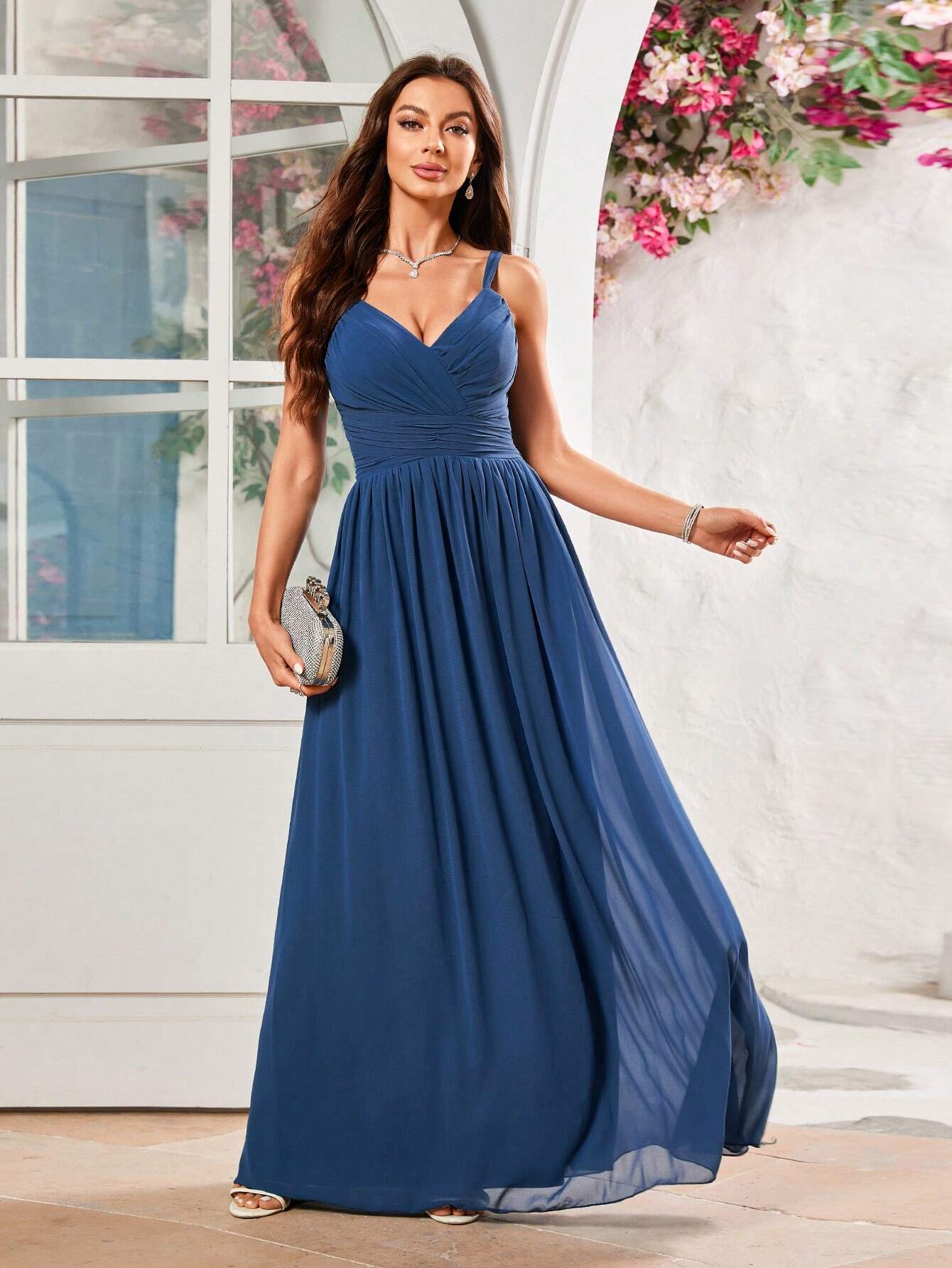 Abito da damigella con inserto in pizzo guipure