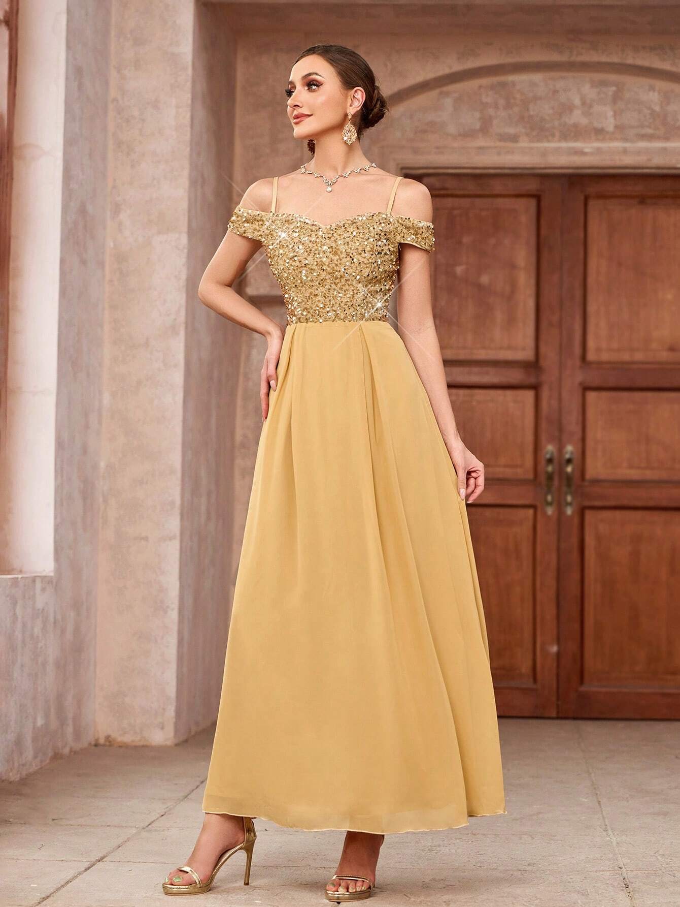 Abito semplice e sobrio per tutti i giorni