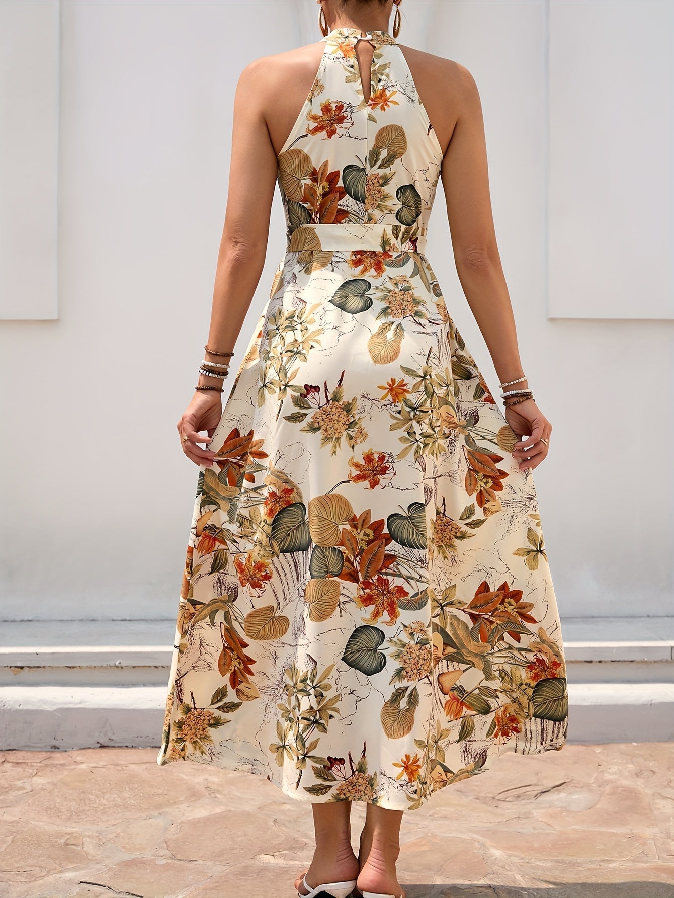 Abito con motivo floreale e cintura, vestito estivo per le vacanze