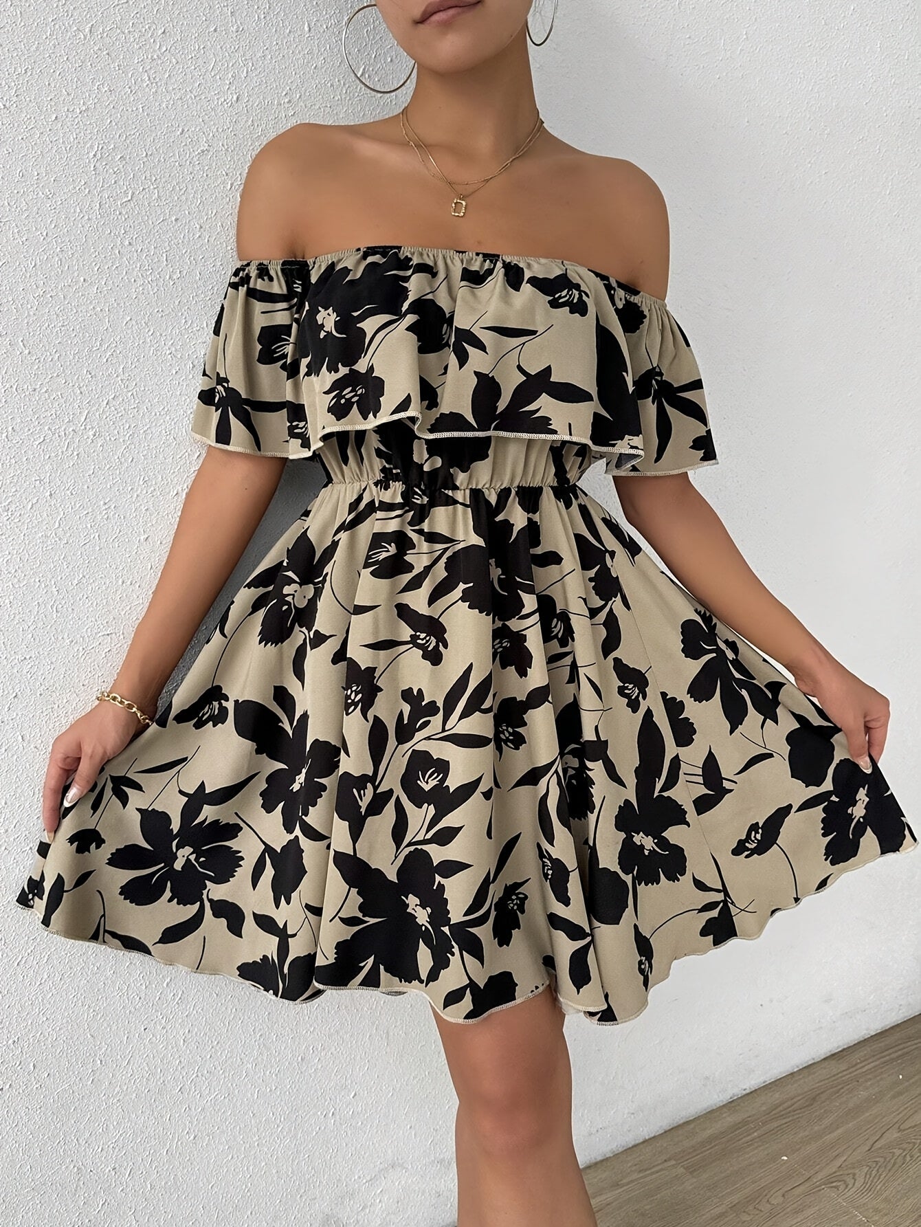 Abito floreale off-the-shoulder - Abito estivo arioso con volant e linea ad A