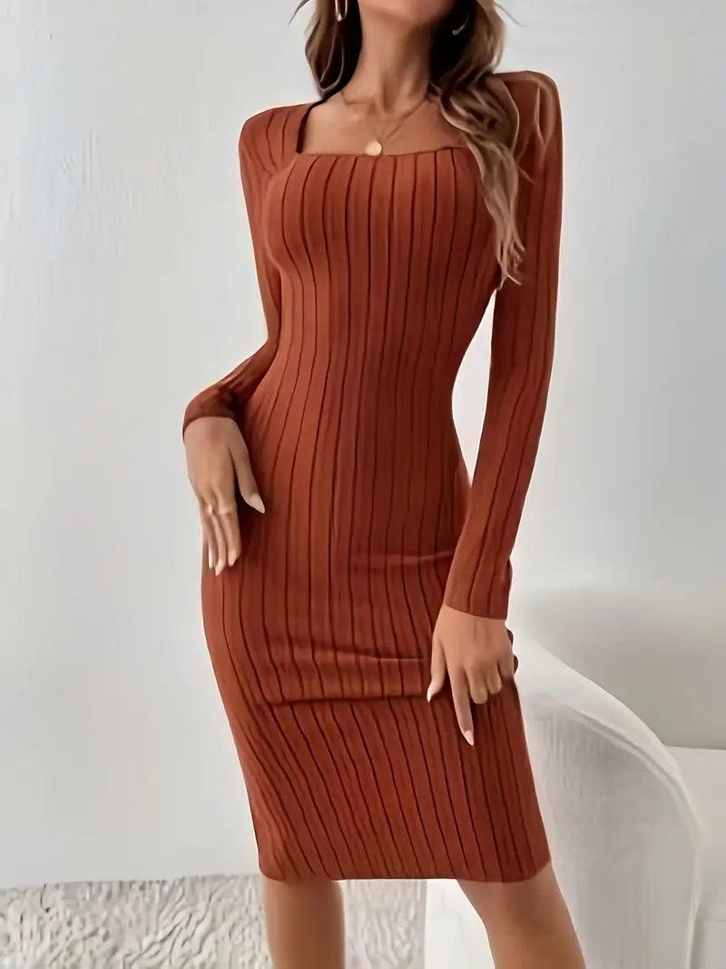 Abito bodycon in maglia a coste con scollo quadrato