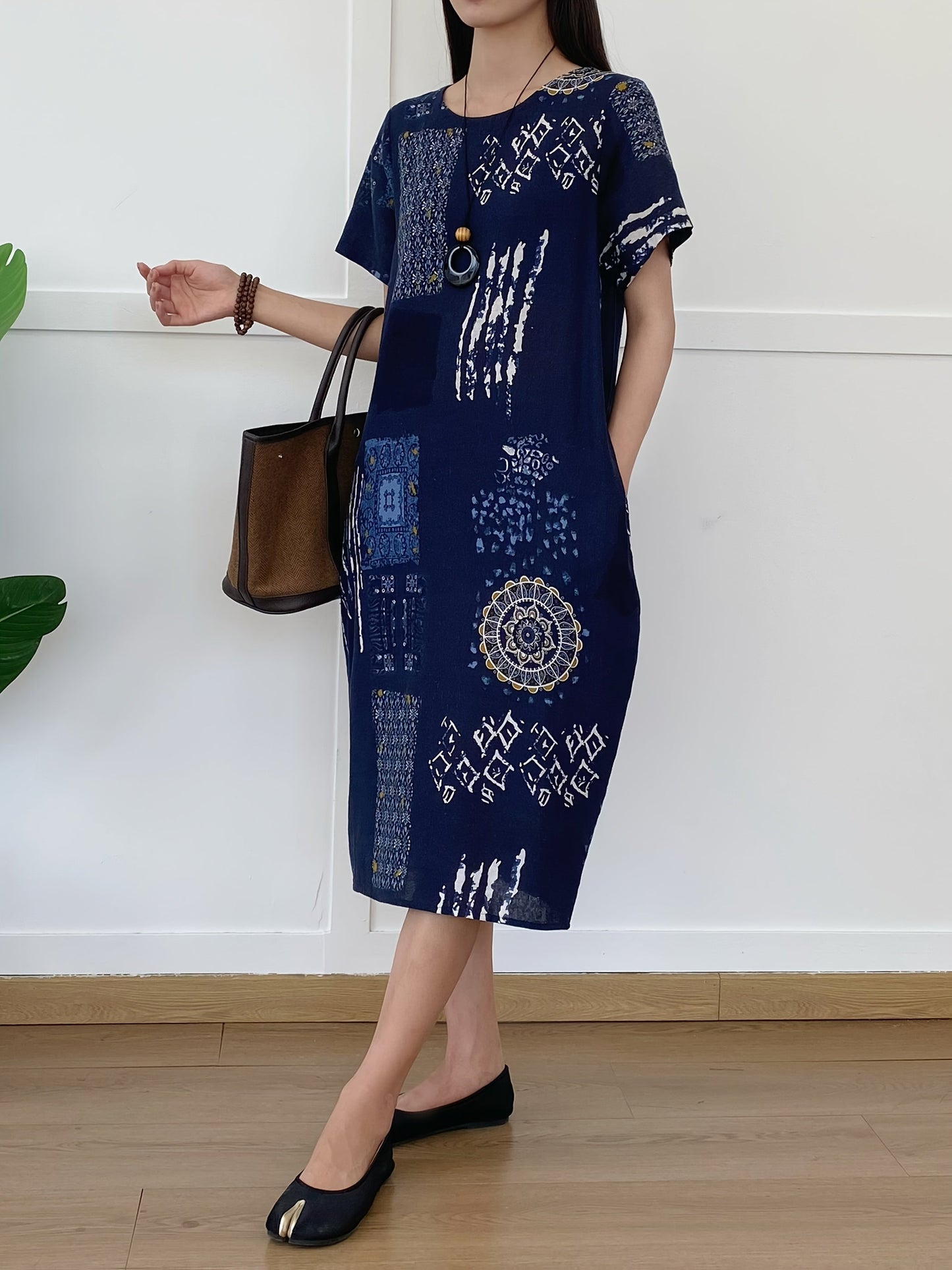 Abito estivo casual da donna - lino, maniche corte, collo rotondo e pratiche tasche