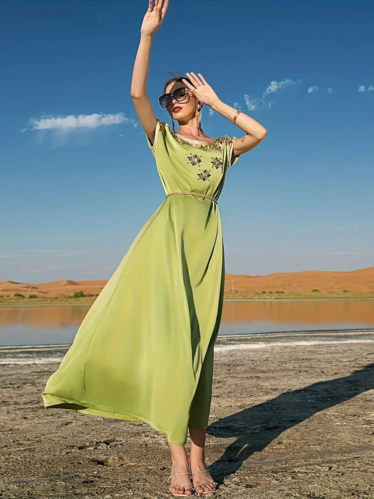 Abito midi in raso verde avocado - zirconi impreziositi a mano, abito da cocktail elegante e scintillante