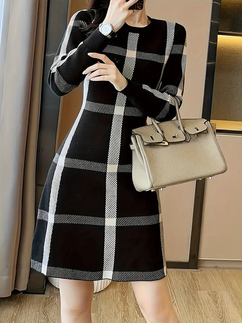 Abito da donna in maglia alla moda, maniche lunghe, vestibilità slim, elegante scollatura rotonda