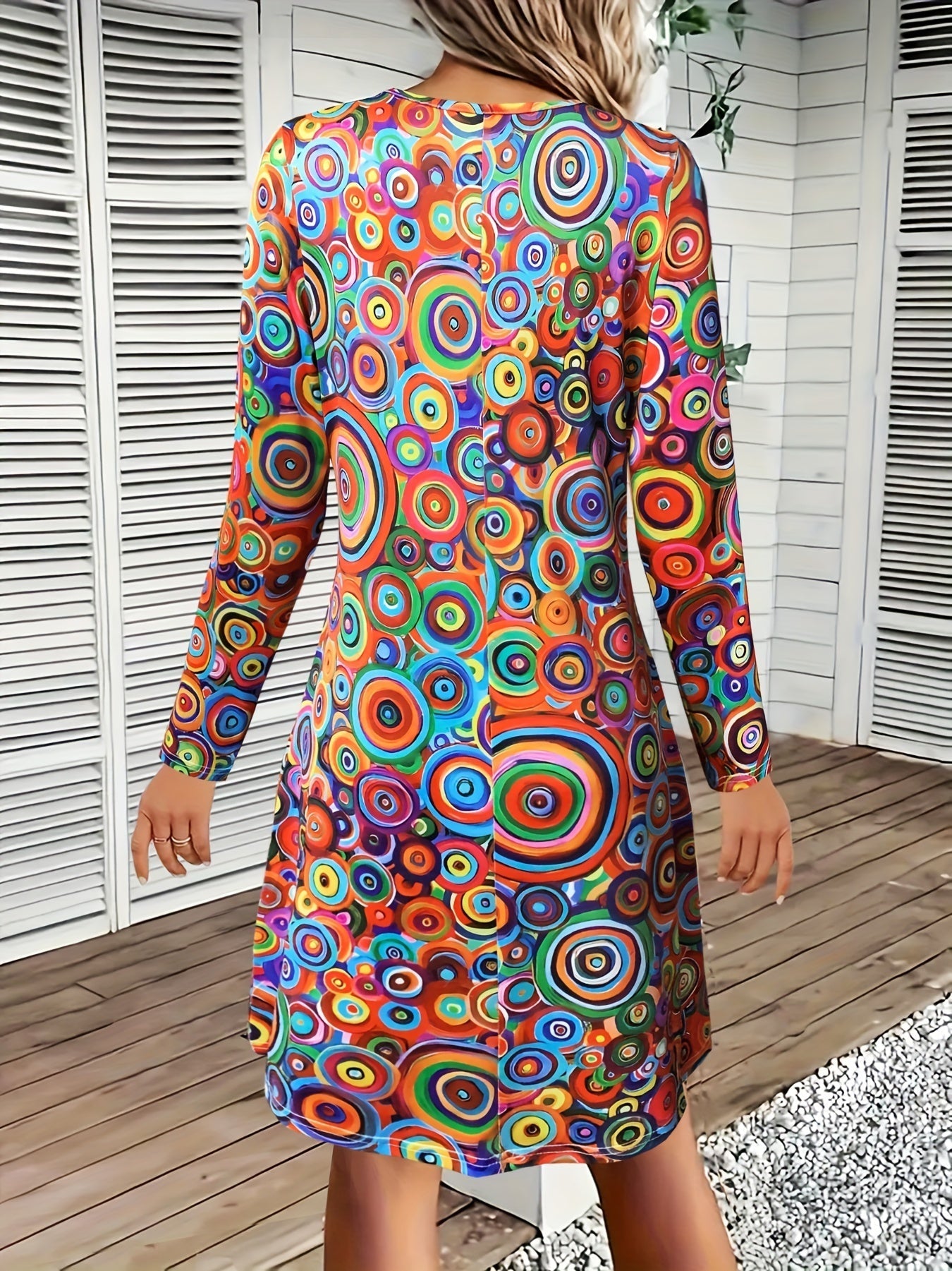 Abito casual colorato - scollo a V, manica lunga, ampio e confortevole per la primavera