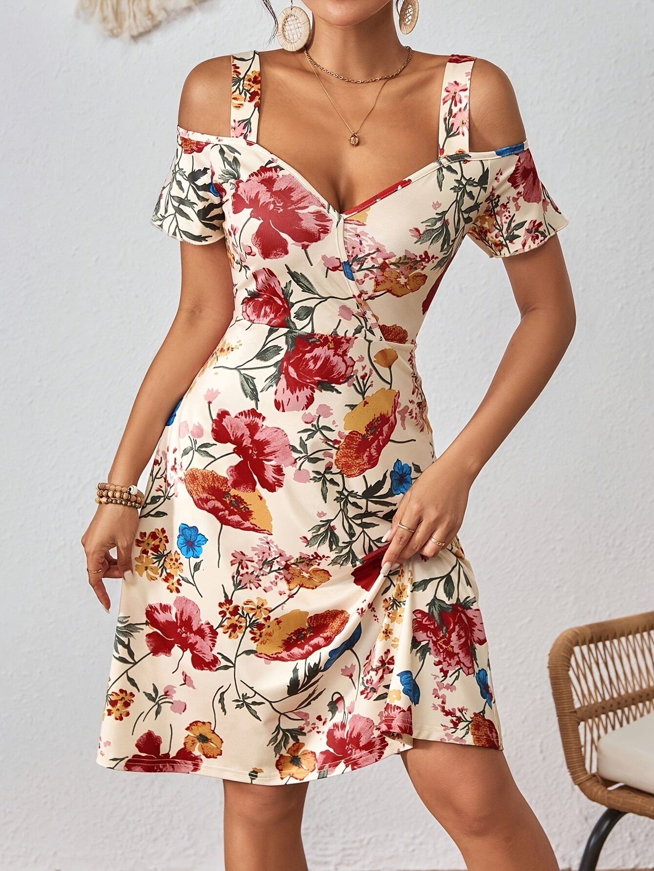 Abito senza spalline, fantasia floreale, design colorato