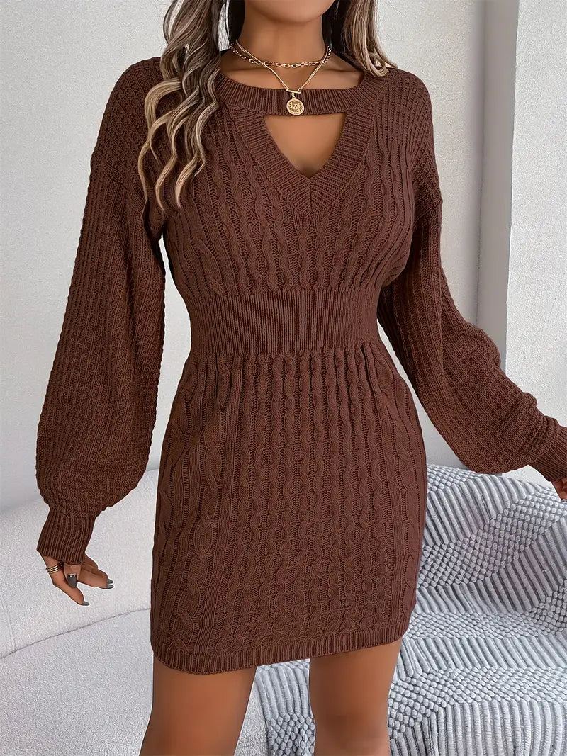 Elegante abito in maglia con dettaglio buco della serratura