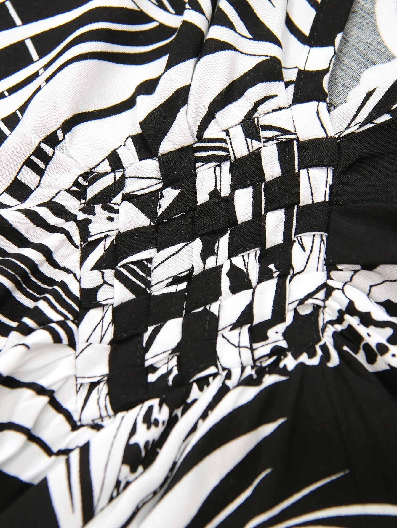 Abito da spiaggia boho da donna - Maxi abito bianco e nero con scollo a V