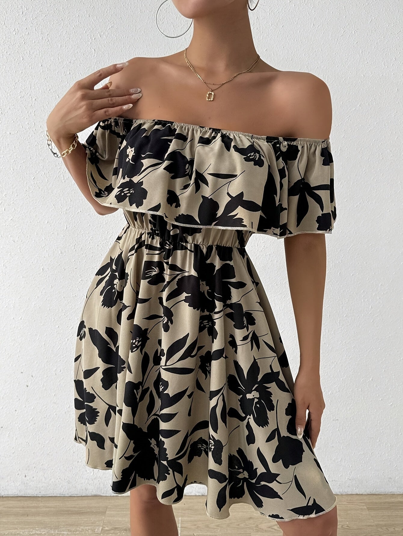 Abito floreale off-the-shoulder - Abito estivo arioso con volant e linea ad A