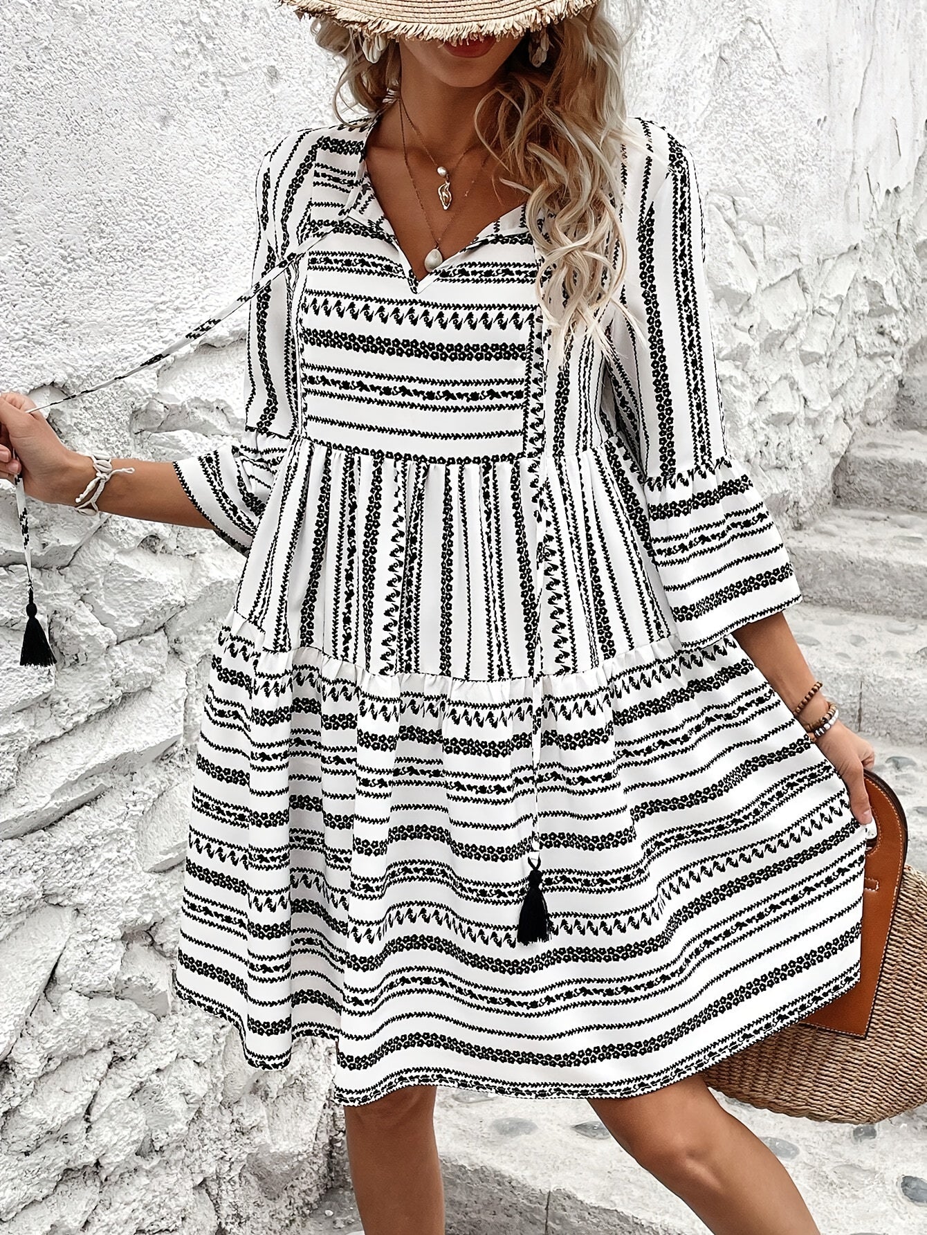 Abito estivo a righe - Abito lungo fino al ginocchio con scollo a V e maniche a 3/4