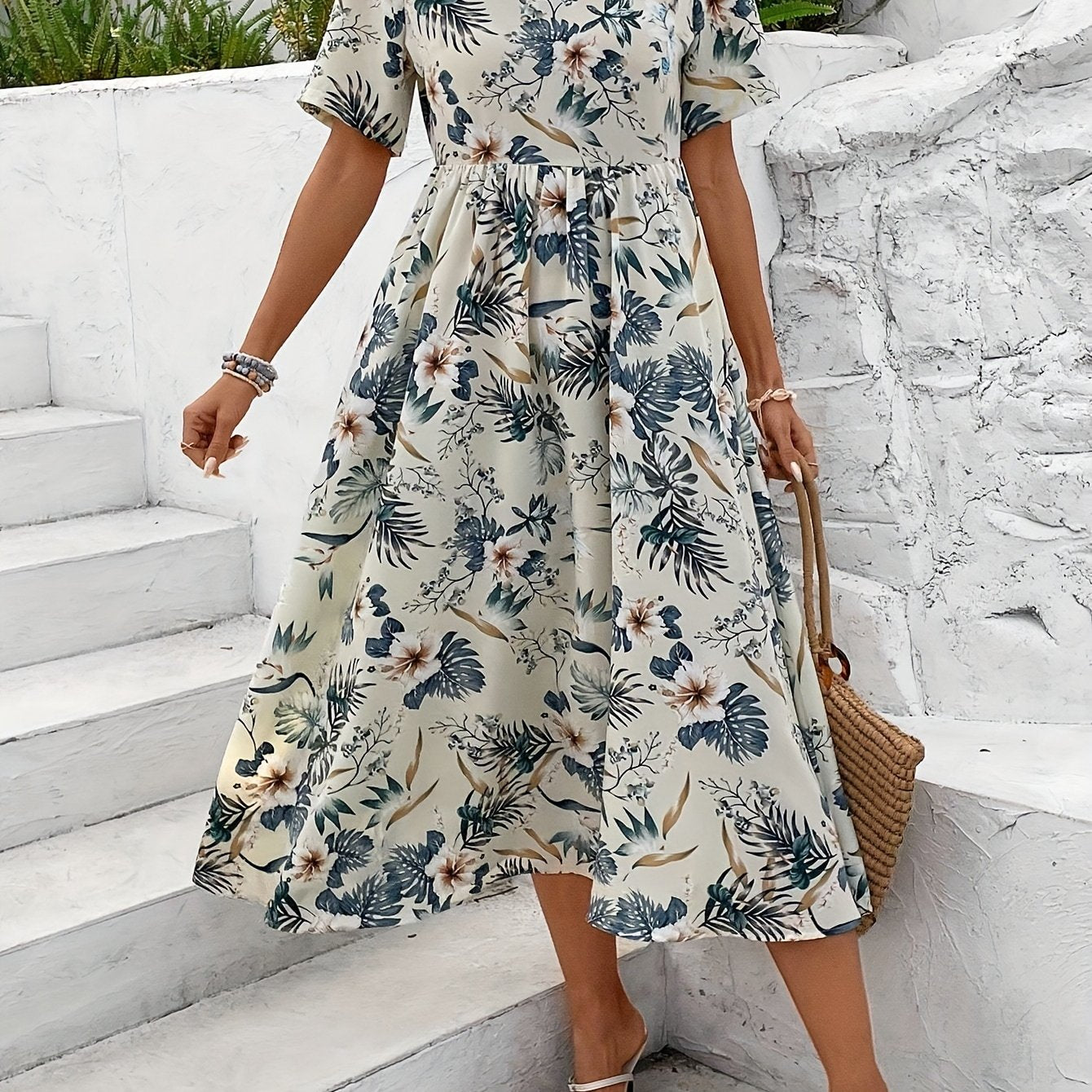 Abito a fiori con cintura in vita - Estate e tutti i giorni