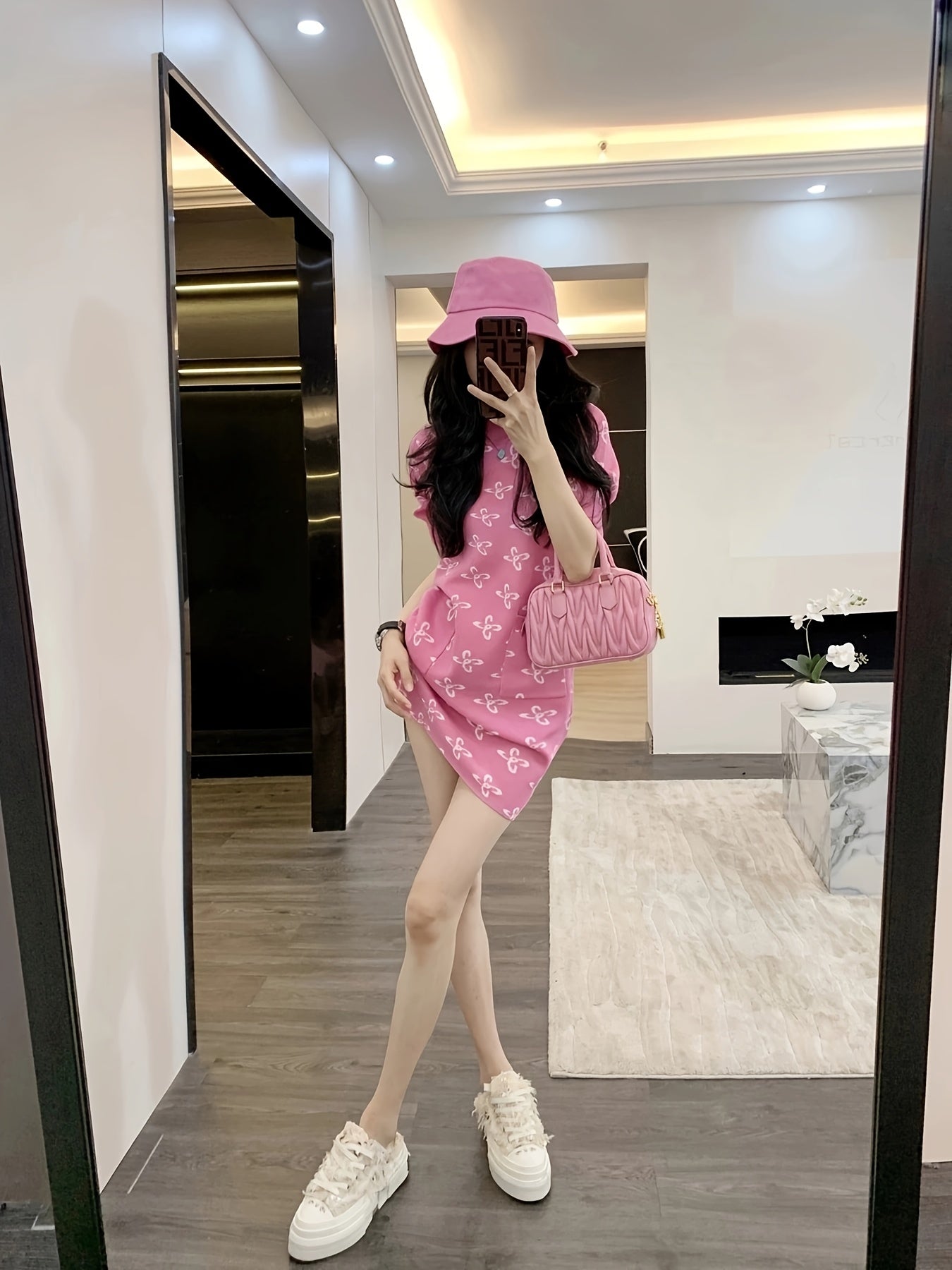 Abito in maglia con motivo floreale - vestibilità bodycon, maniche a sbuffo, scollatura rotonda