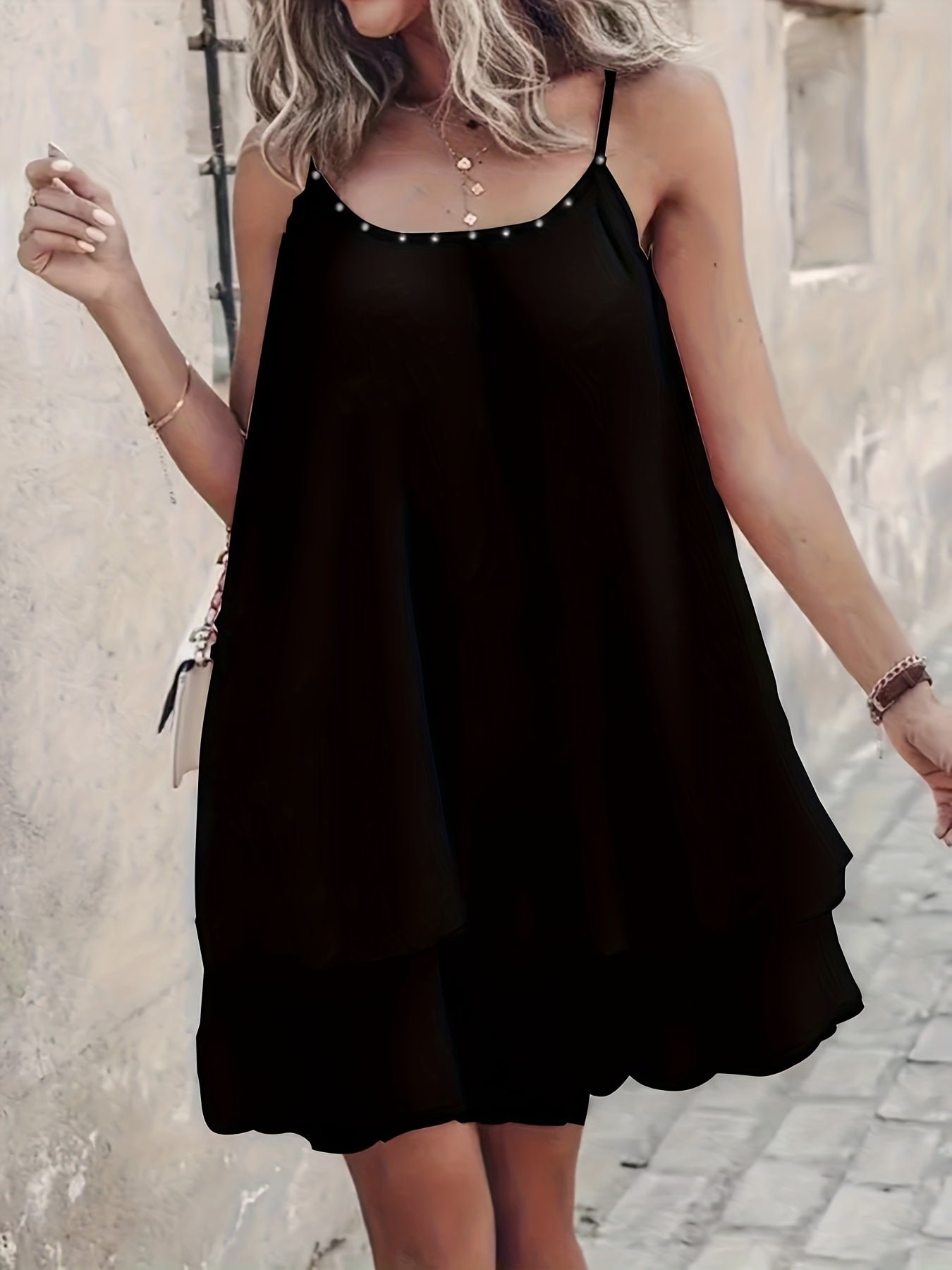 Abito in tulle con perle - Leggero ed elegante a strati