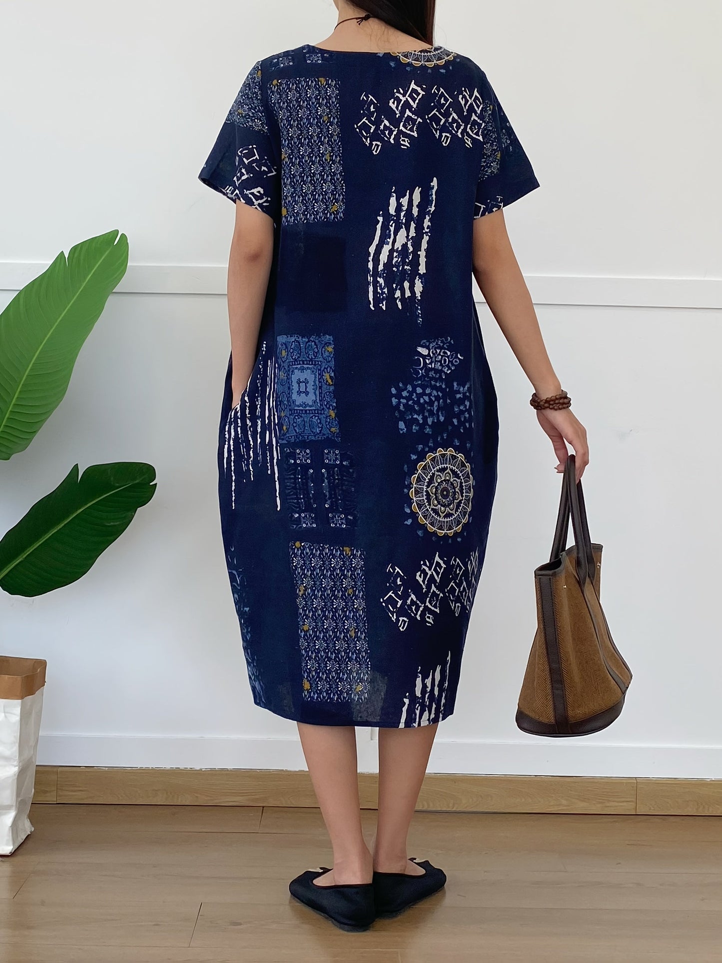 Abito estivo casual da donna - lino, maniche corte, collo rotondo e pratiche tasche