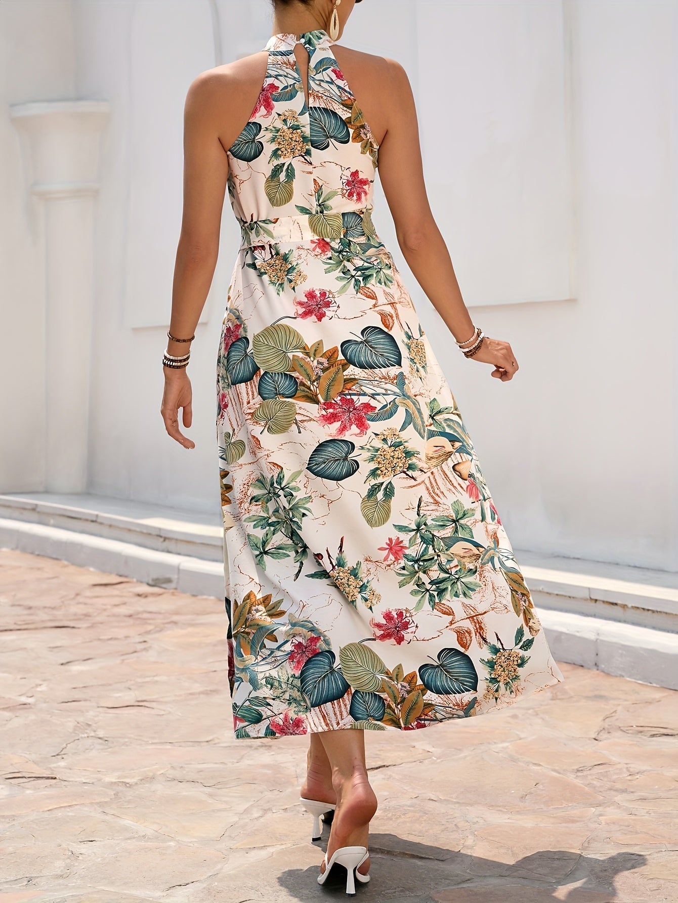 Abito con motivo floreale e cintura, vestito estivo per le vacanze