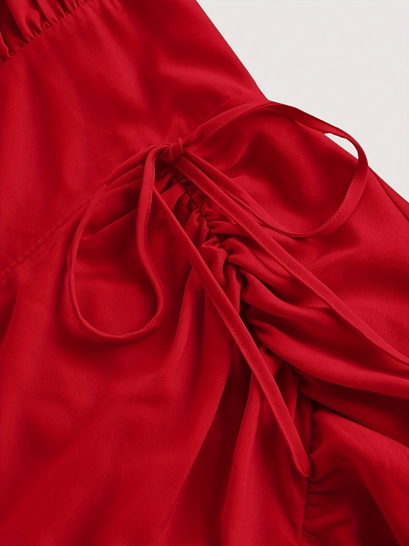 Elegante abito asimmetrico in poliestere, perfetto per la primavera/estate