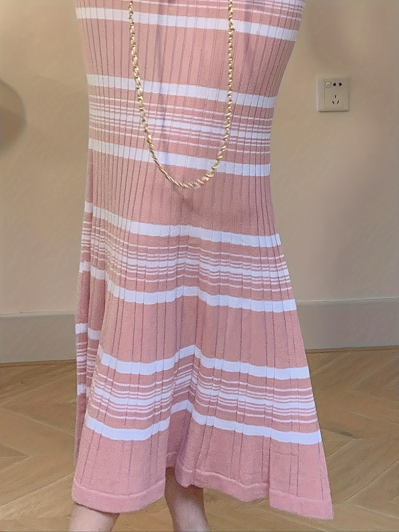 Maxi abito nero elegante in maglia senza maniche