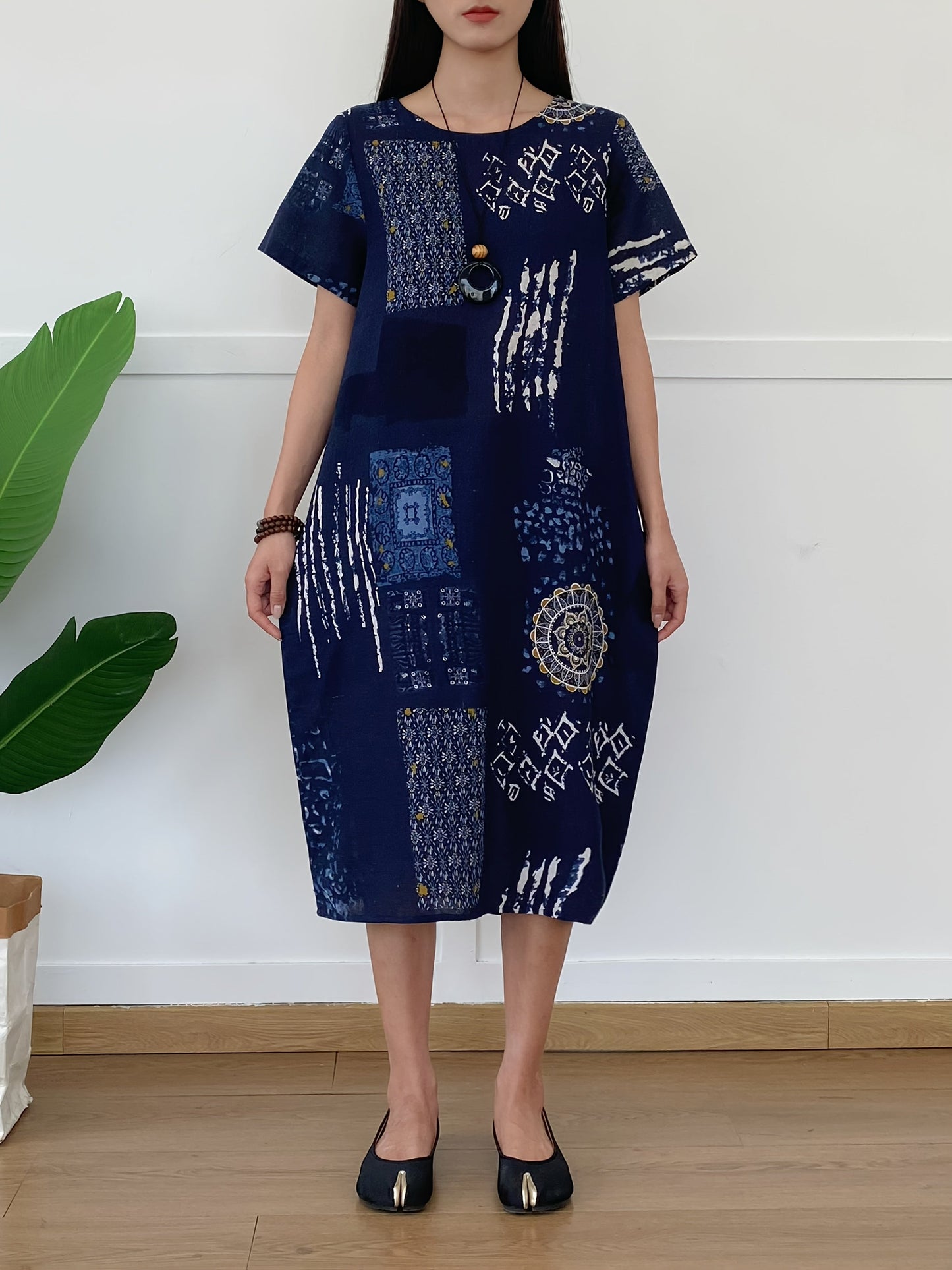 Abito estivo casual da donna - lino, maniche corte, collo rotondo e pratiche tasche