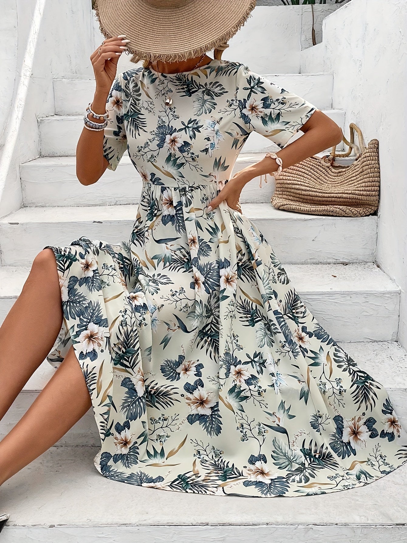 Abito a fiori con cintura in vita - Estate e tutti i giorni