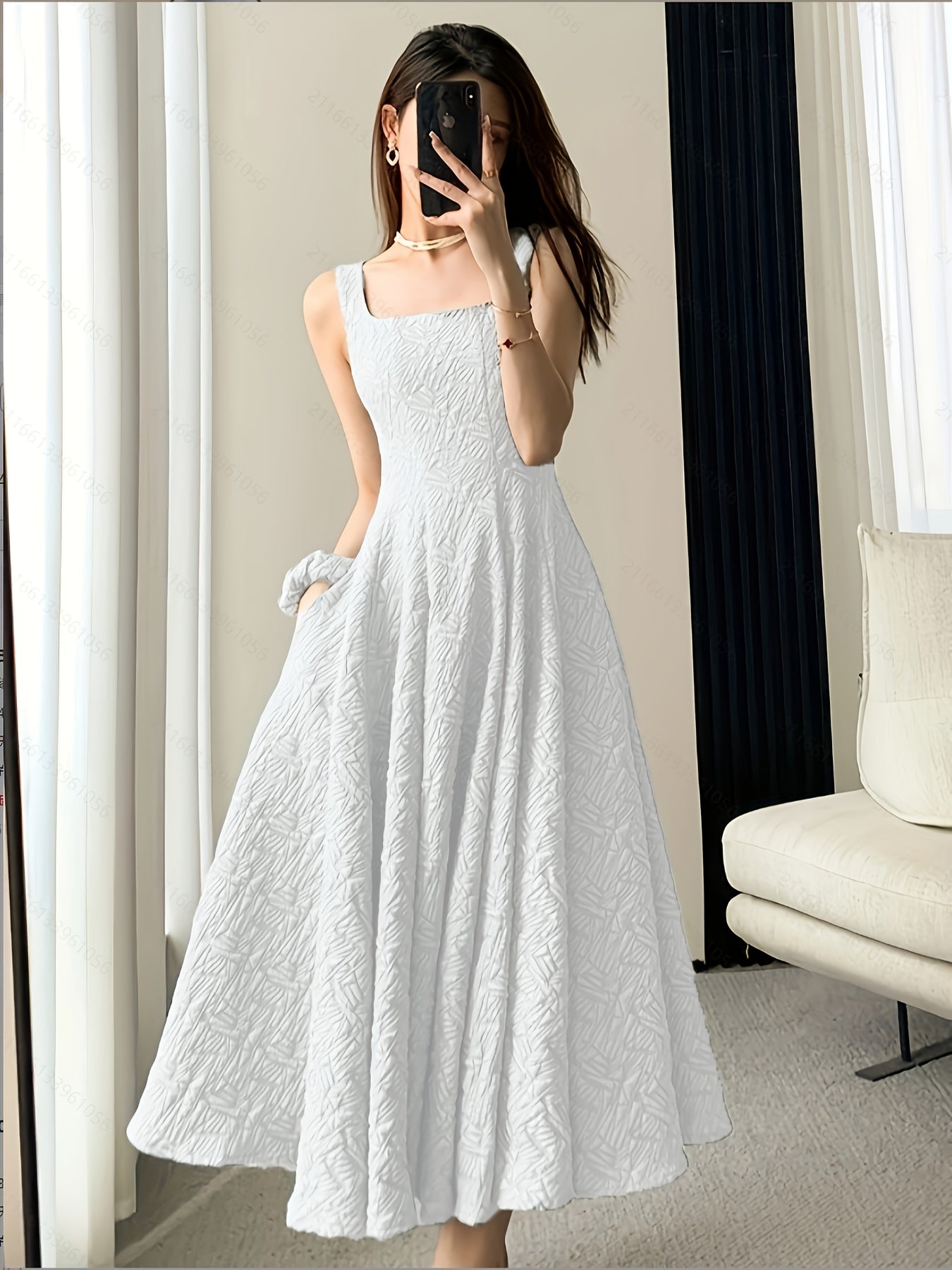 Abito elegante con scollatura quadrata - ideale per la primavera e l'estate