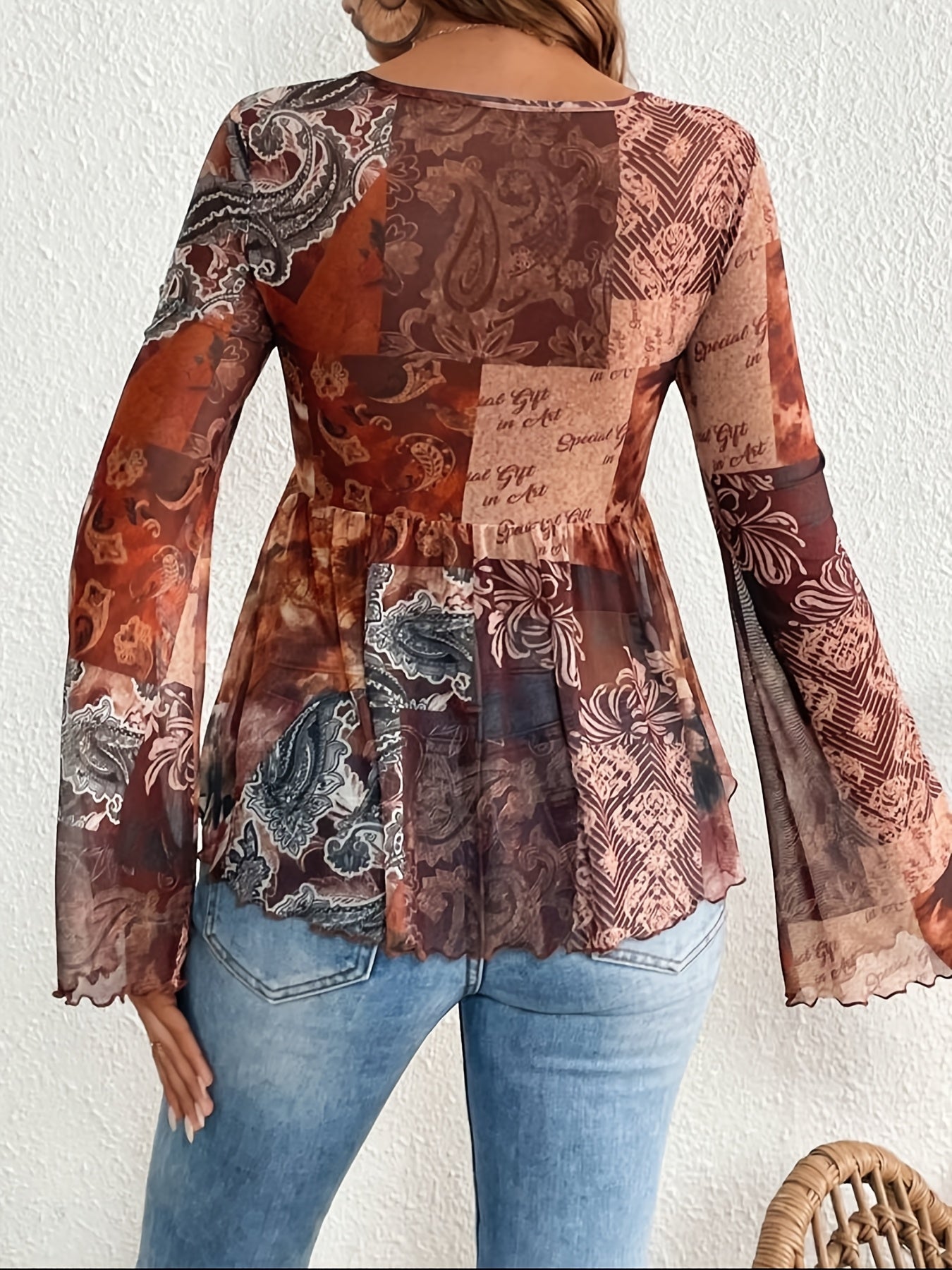Elegante abito paisley - Scollo a V, maniche lunghe e rete leggera