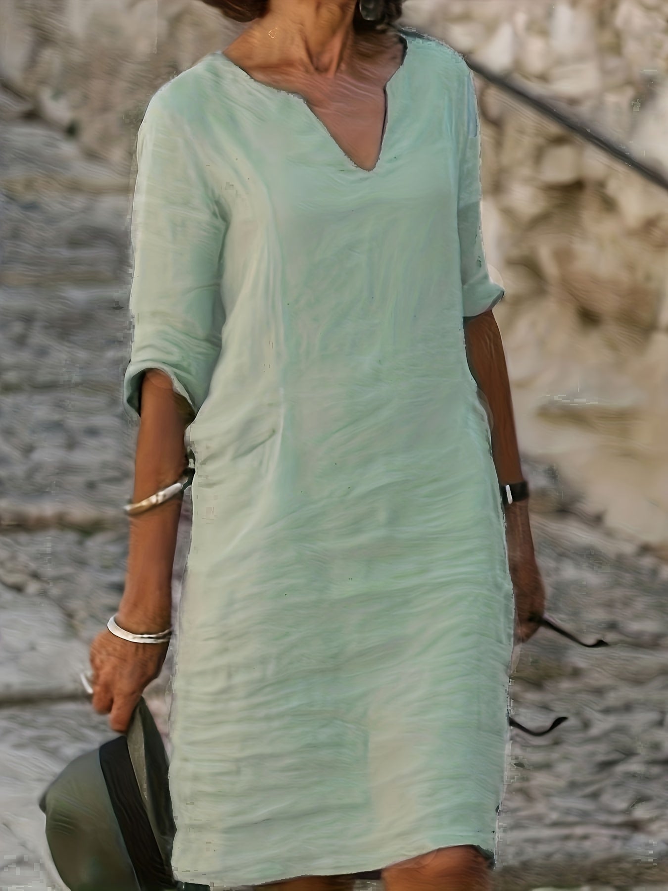 Abito midi casual da donna - maniche lunghe, scollatura a intaglio e arioso