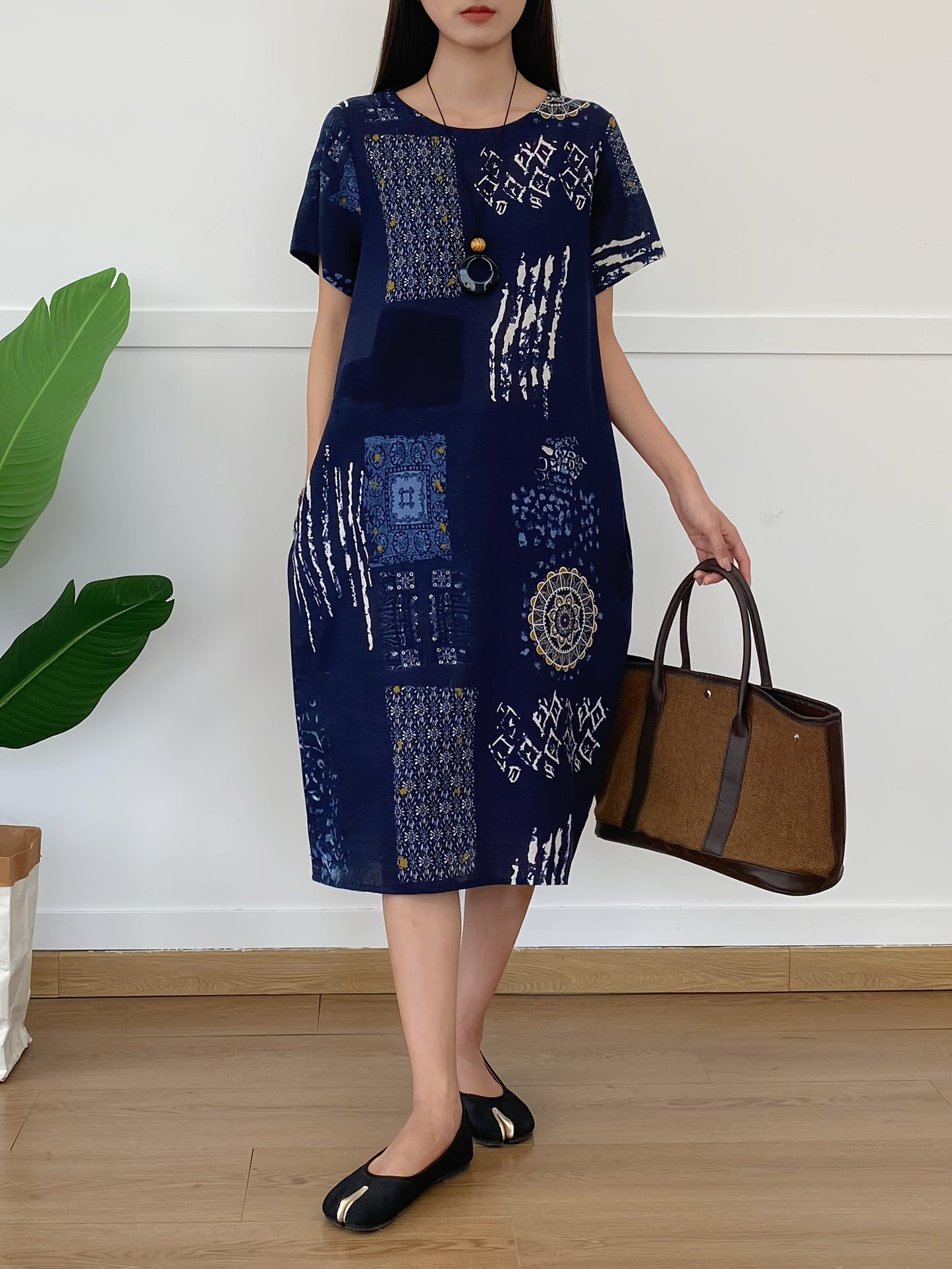 Abito estivo casual da donna - lino, maniche corte, collo rotondo e pratiche tasche