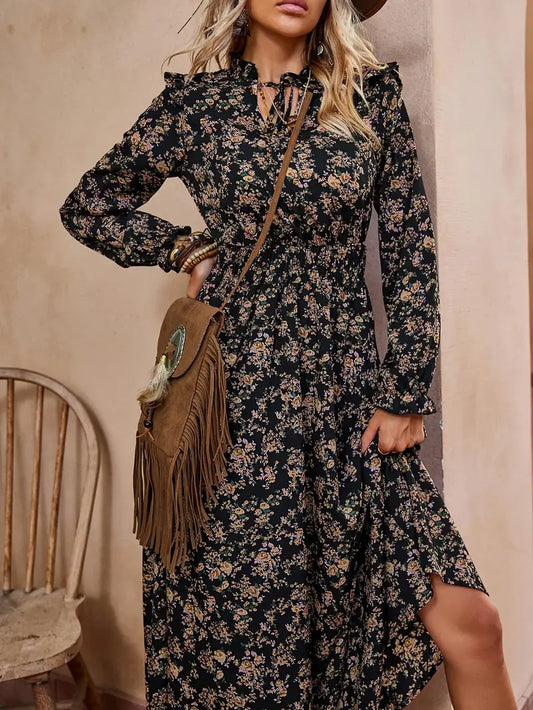 Abito con stampa floreale e orlo increspato - Maxi abito elegante a maniche lunghe con colletto a tacche