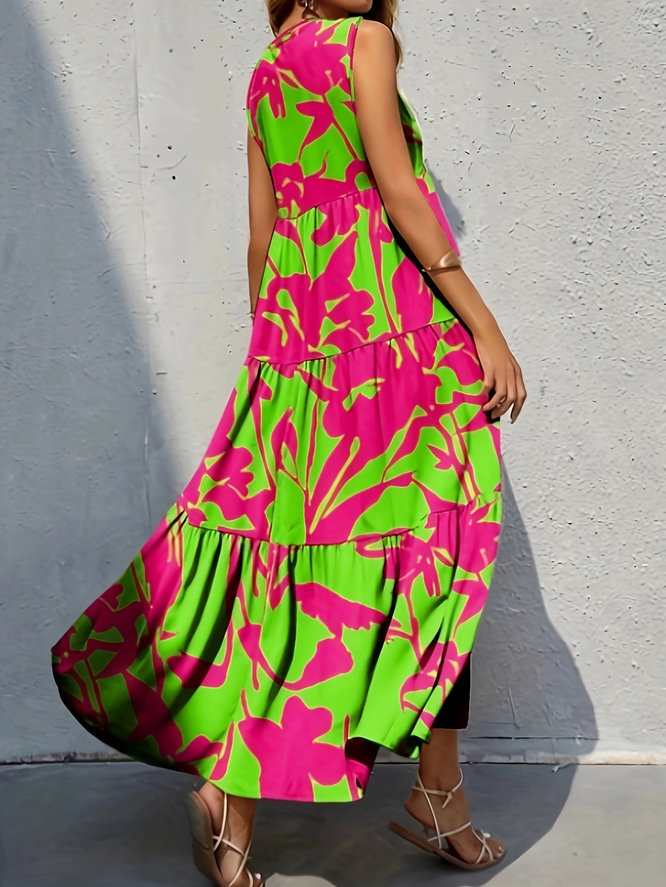 Elegante abito floreale con scollo a V - Senza maniche Sciolto e arioso