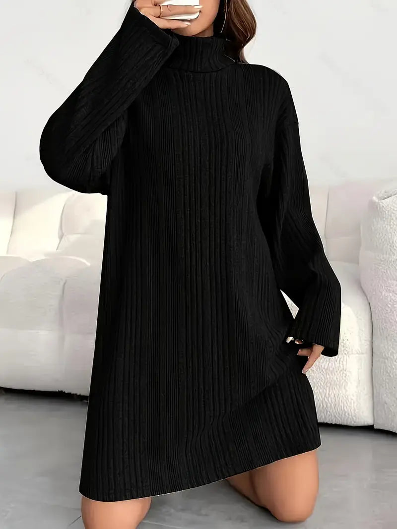 Elegante abito a collo alto con spalle cadenti