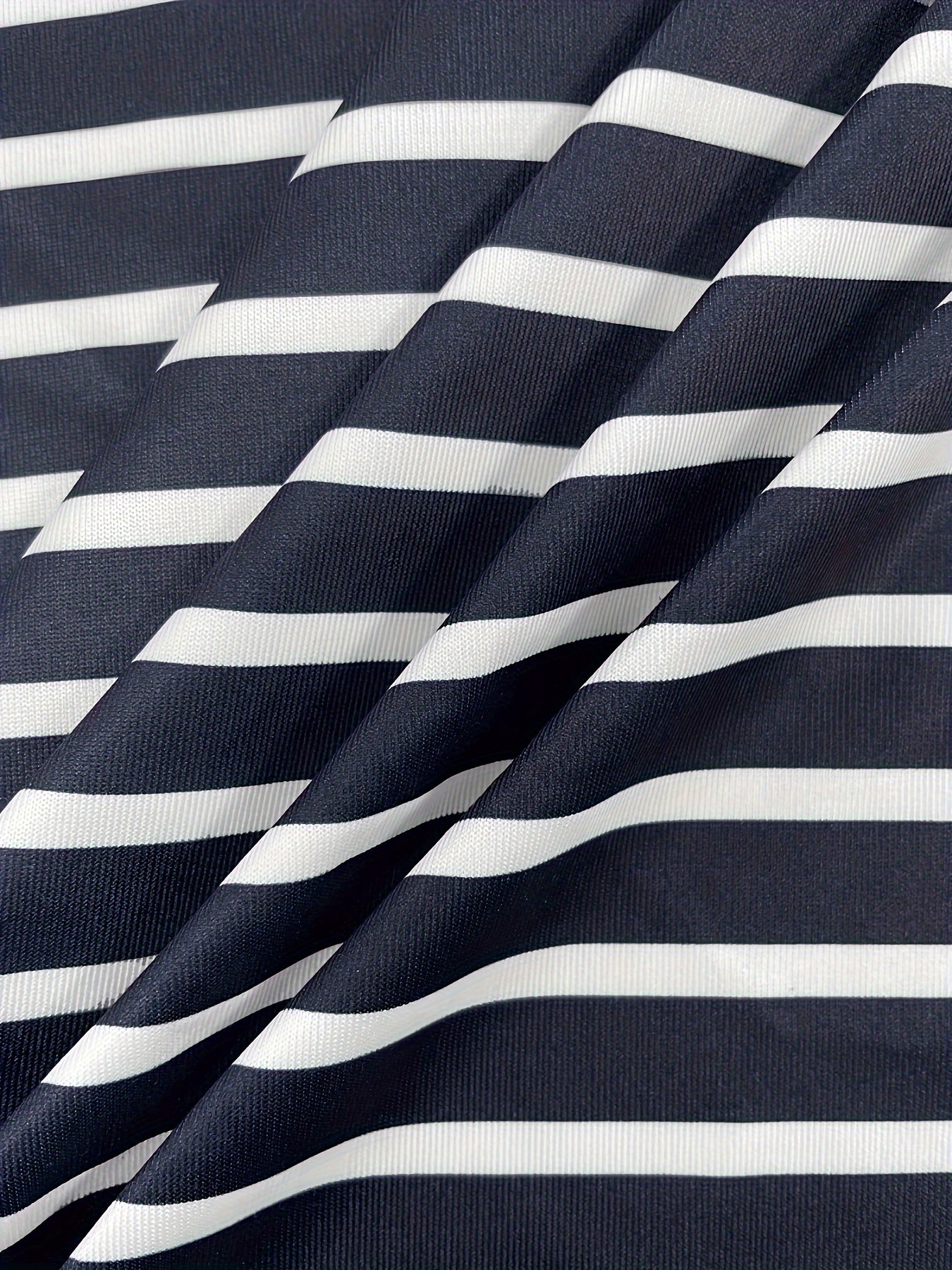 Abito a canotta a righe da donna - Abito a girocollo senza maniche