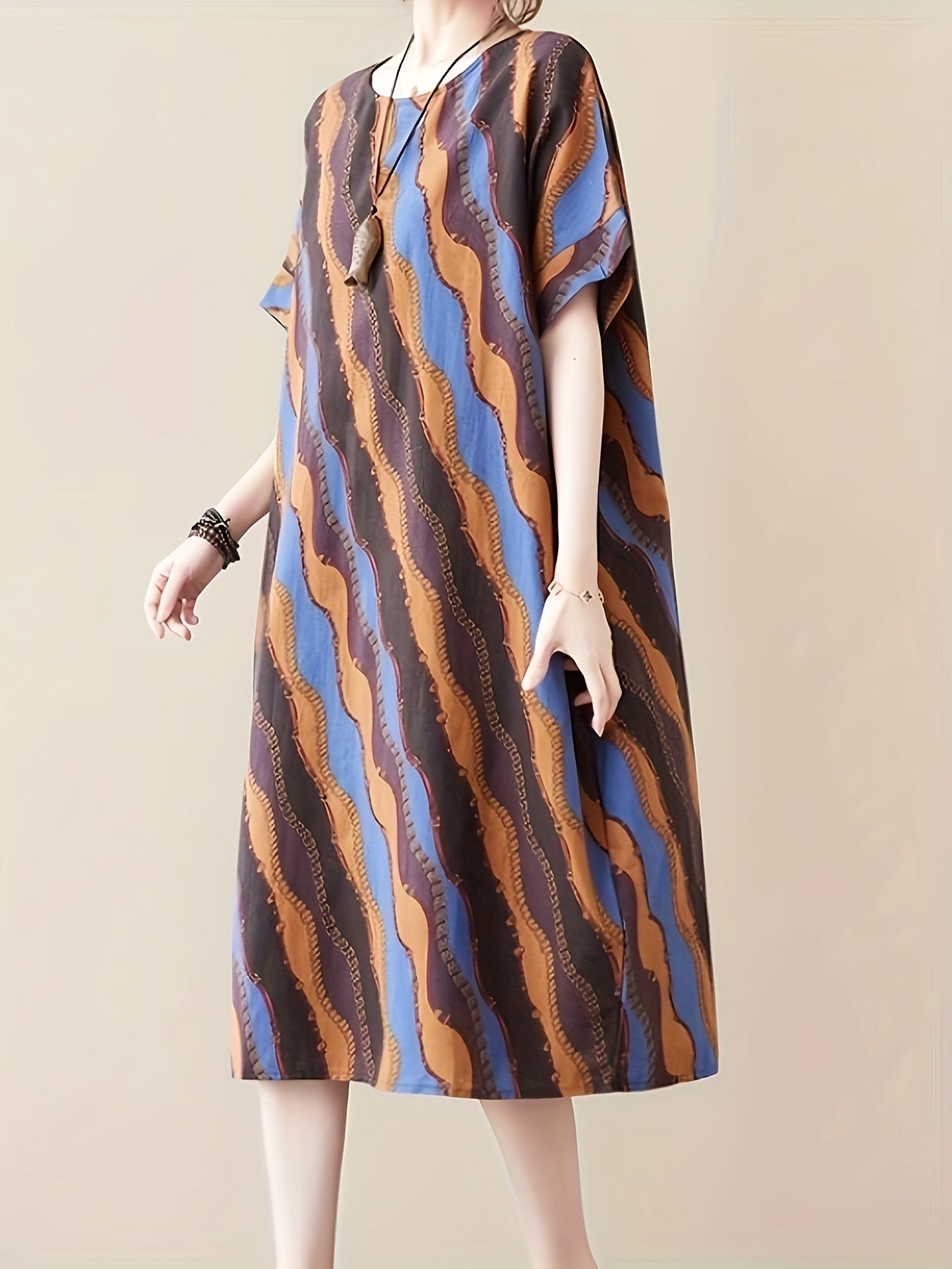 Abito in lino da donna - Motivo geometrico, Scollo rotondo, Maniche corte e tasche, Aereo e confortevole