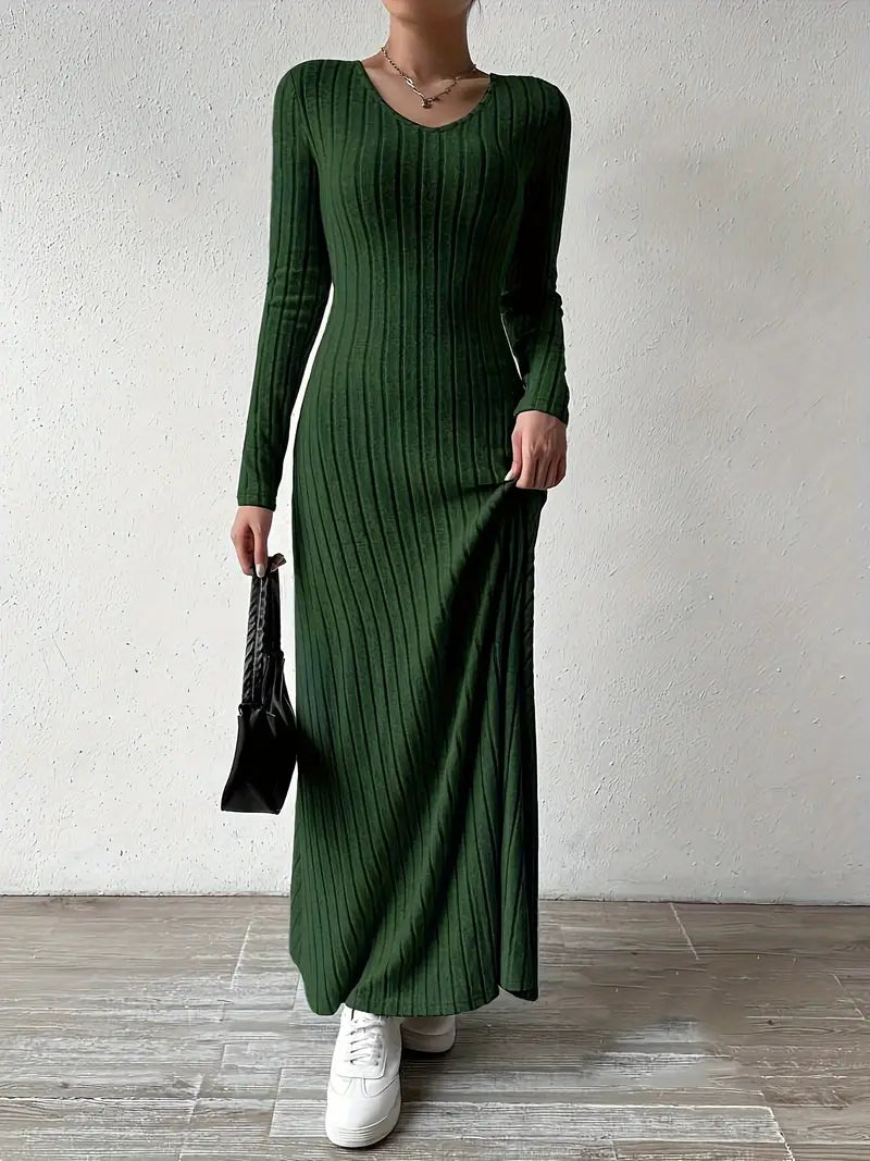 Elegante abito in maglia a maniche lunghe con scollo a V – linea ad A