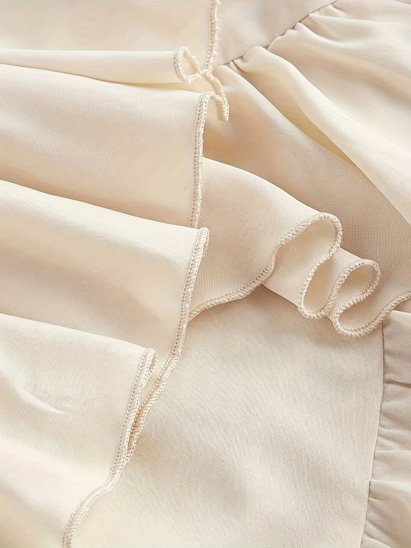 Elegante abito asimmetrico in poliestere, perfetto per la primavera/estate