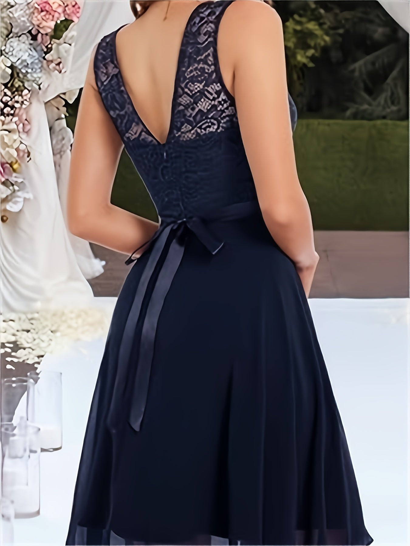 Abito estivo con scollo rotondo - Plissettato, linea ad A, pizzo patchwork, lunghezza al ginocchio ed elegante