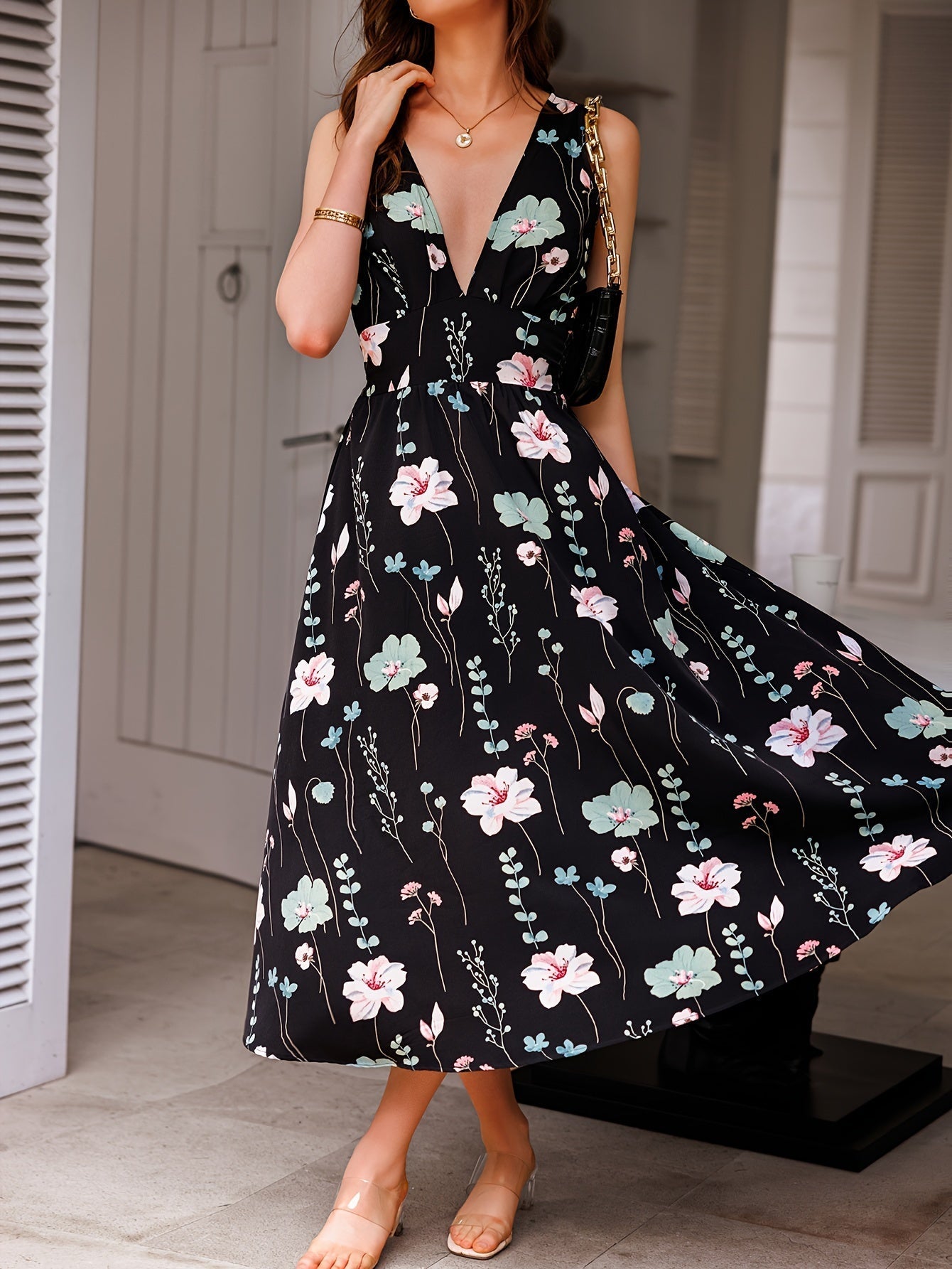 Abito estivo con stampa floreale - Abito senza maniche con scollo a V e linea ad A