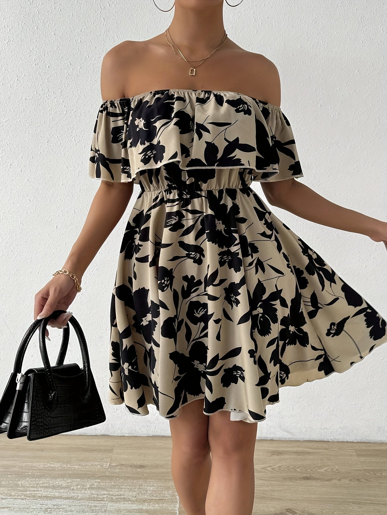 Abito floreale off-the-shoulder - Abito estivo arioso con volant e linea ad A