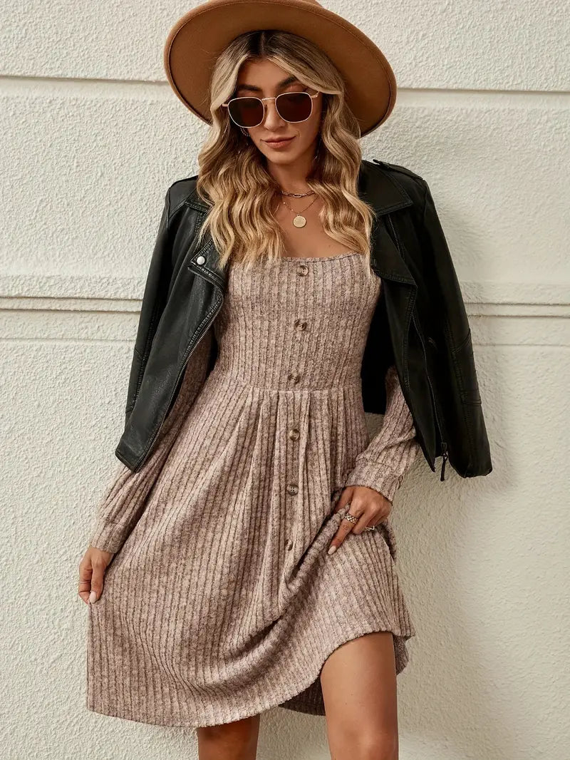 Stile disinvolto Abito in maglia a coste con scollo quadrato e maniche lunghe